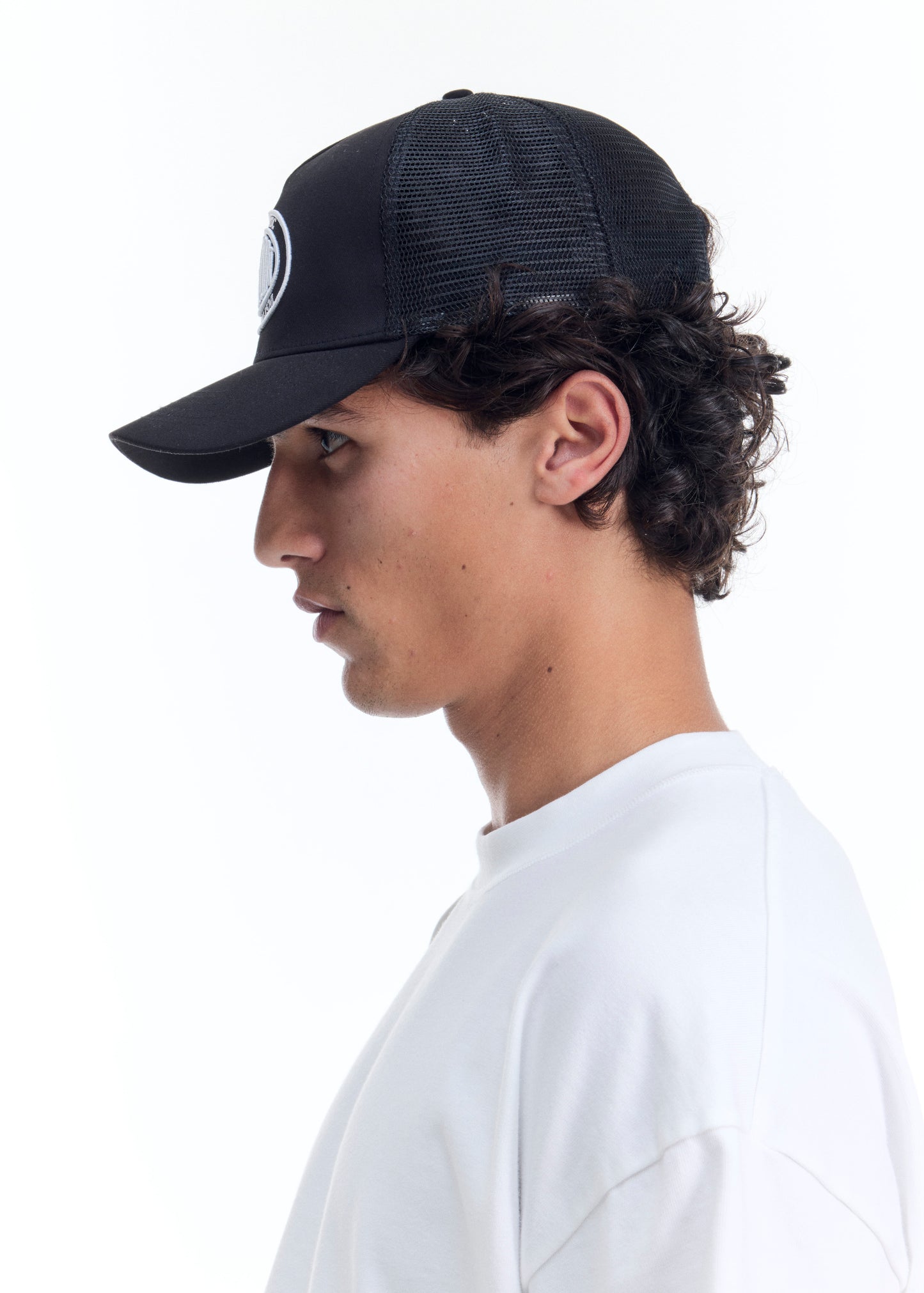CREST TRUCKER CAP