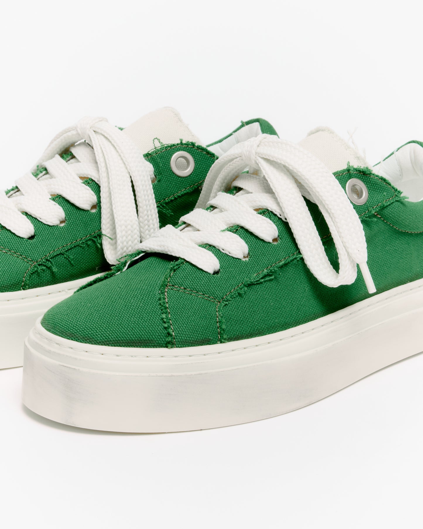 THE VINTAGE WILSON SNEAKER