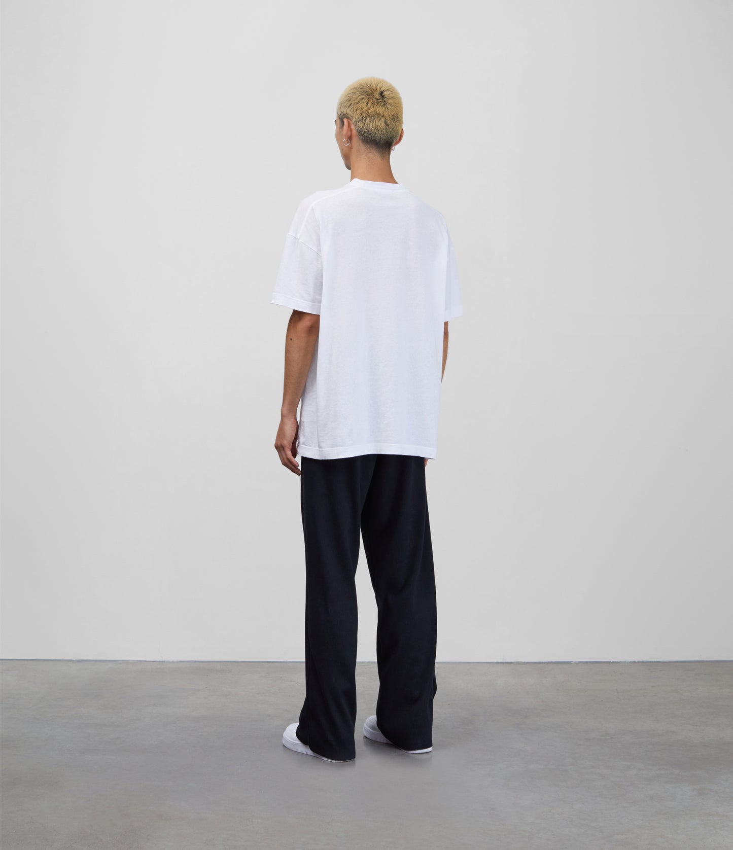CB ITALIC OUTLINE T-SHIRT