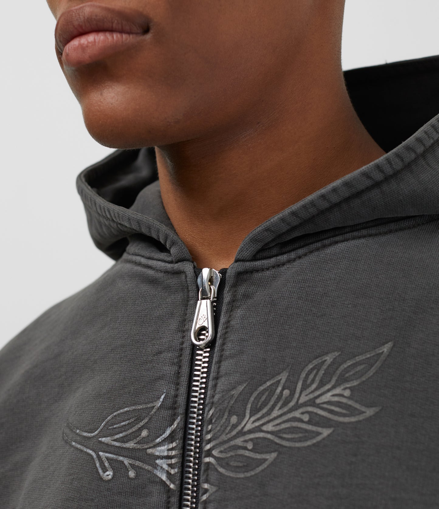 INTERNATIONAL ZIPPED HOODIE