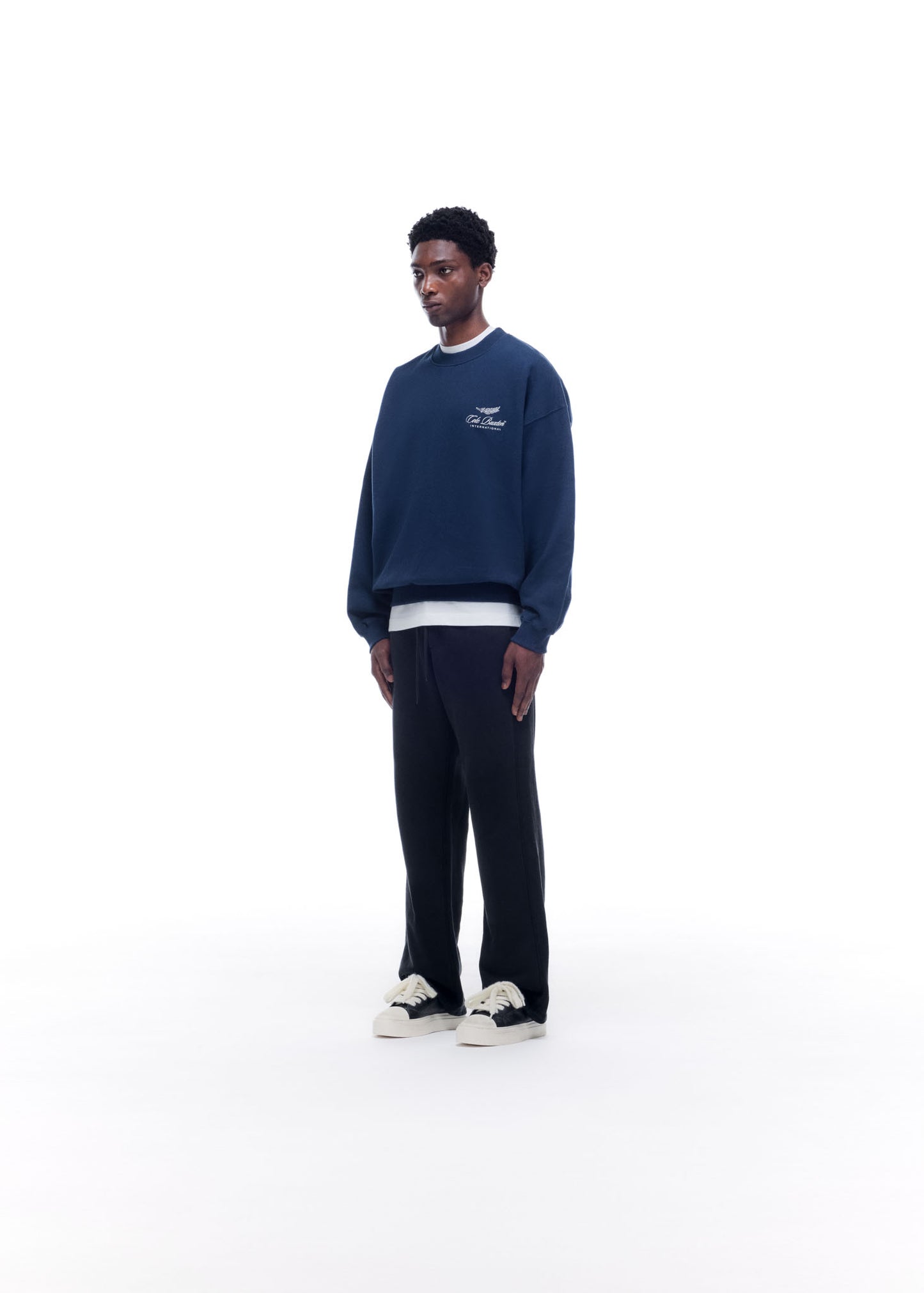 INTERNATIONAL SWEATSHIRT