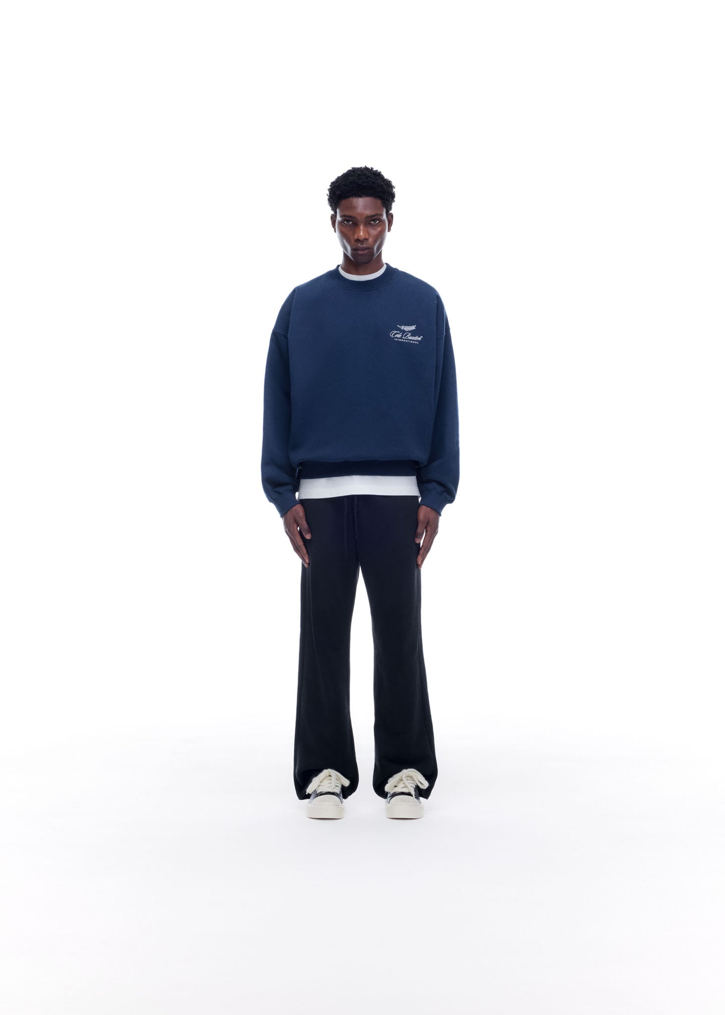 INTERNATIONAL SWEATSHIRT