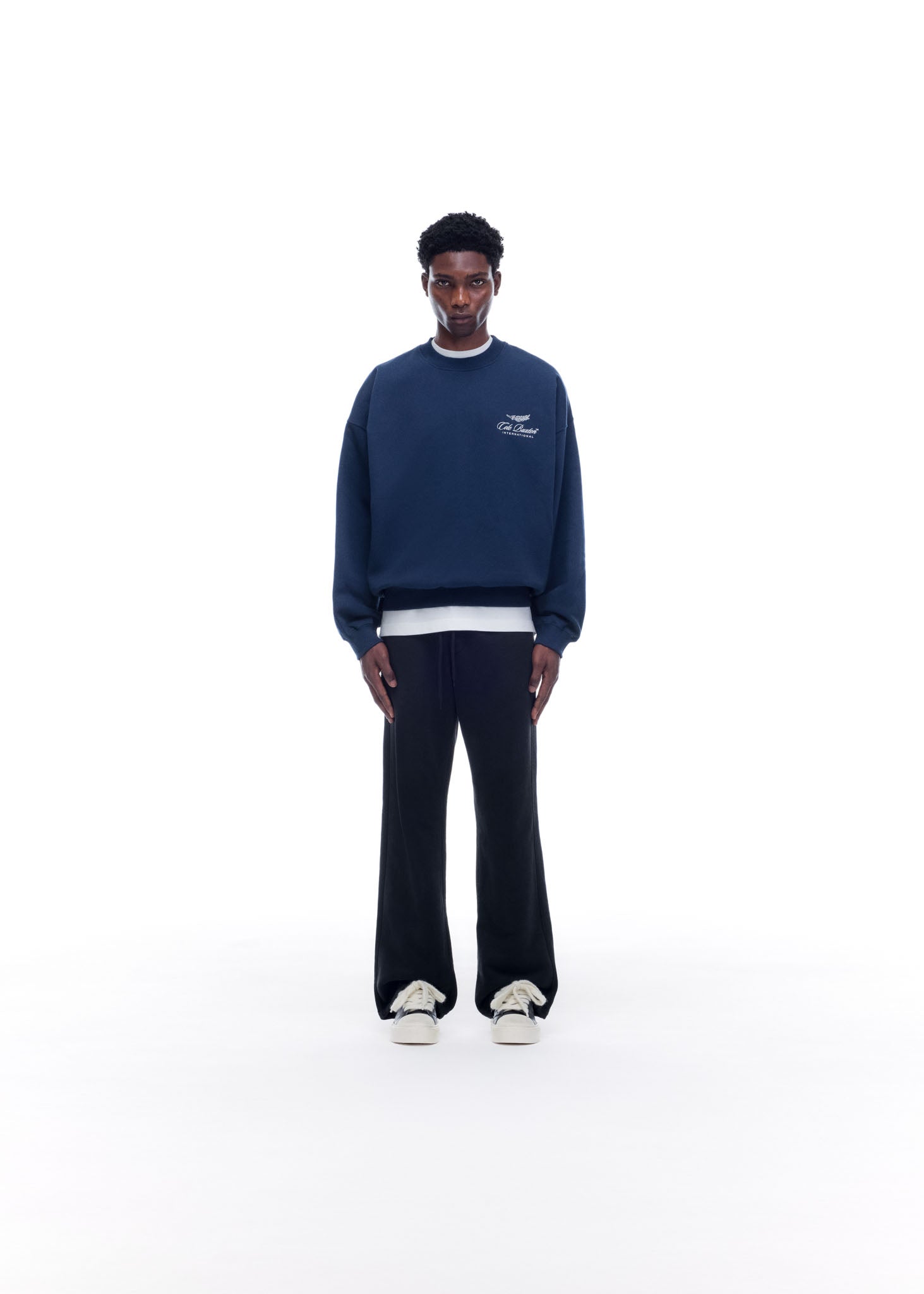 INTERNATIONAL SWEATSHIRT