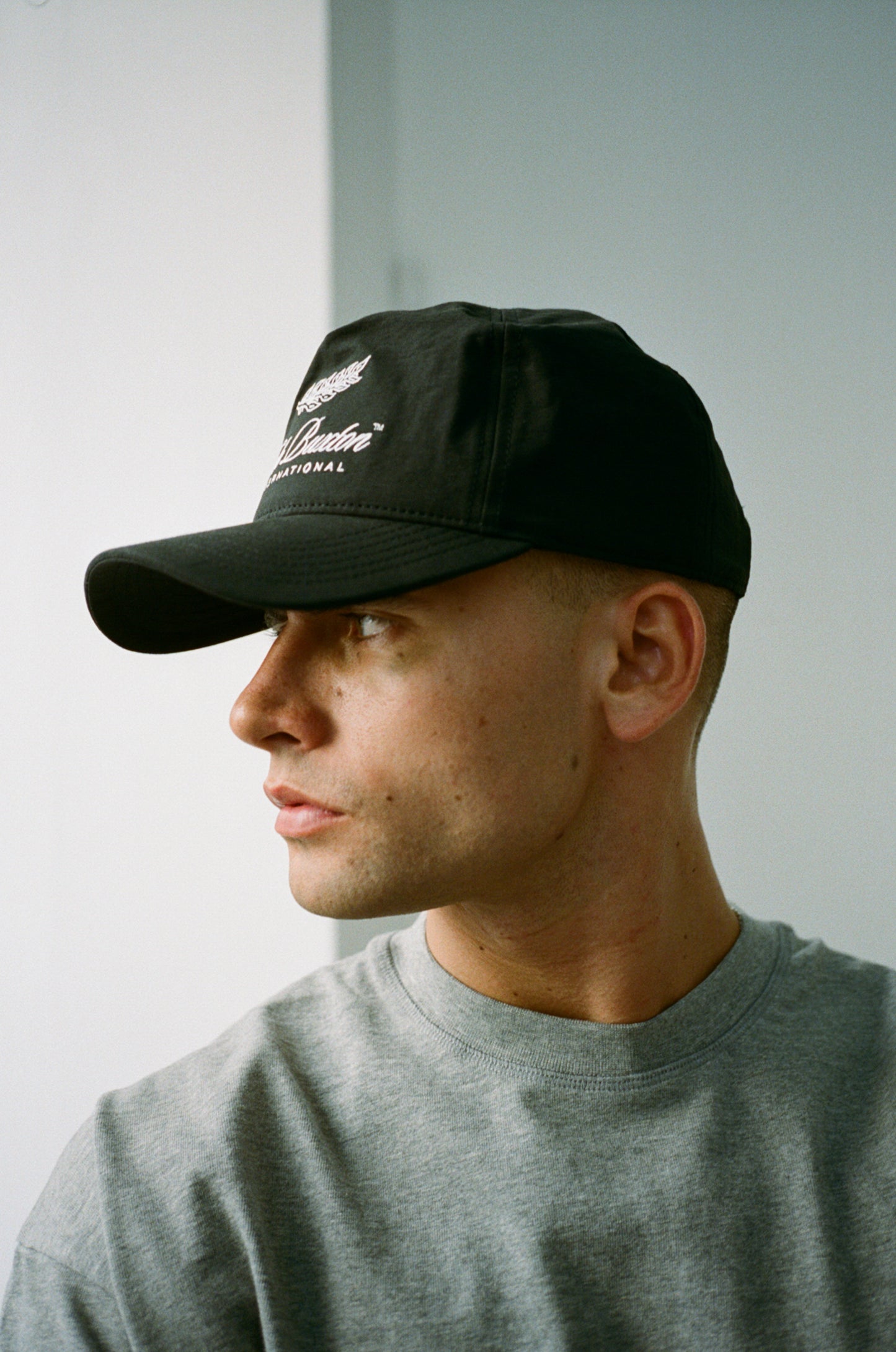 INTERNATIONAL BASEBALL CAP