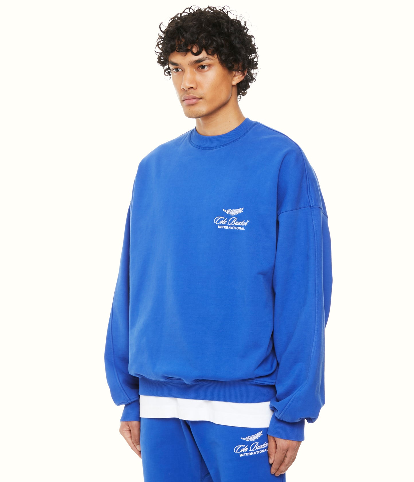 INTERNATIONAL SWEATSHIRT