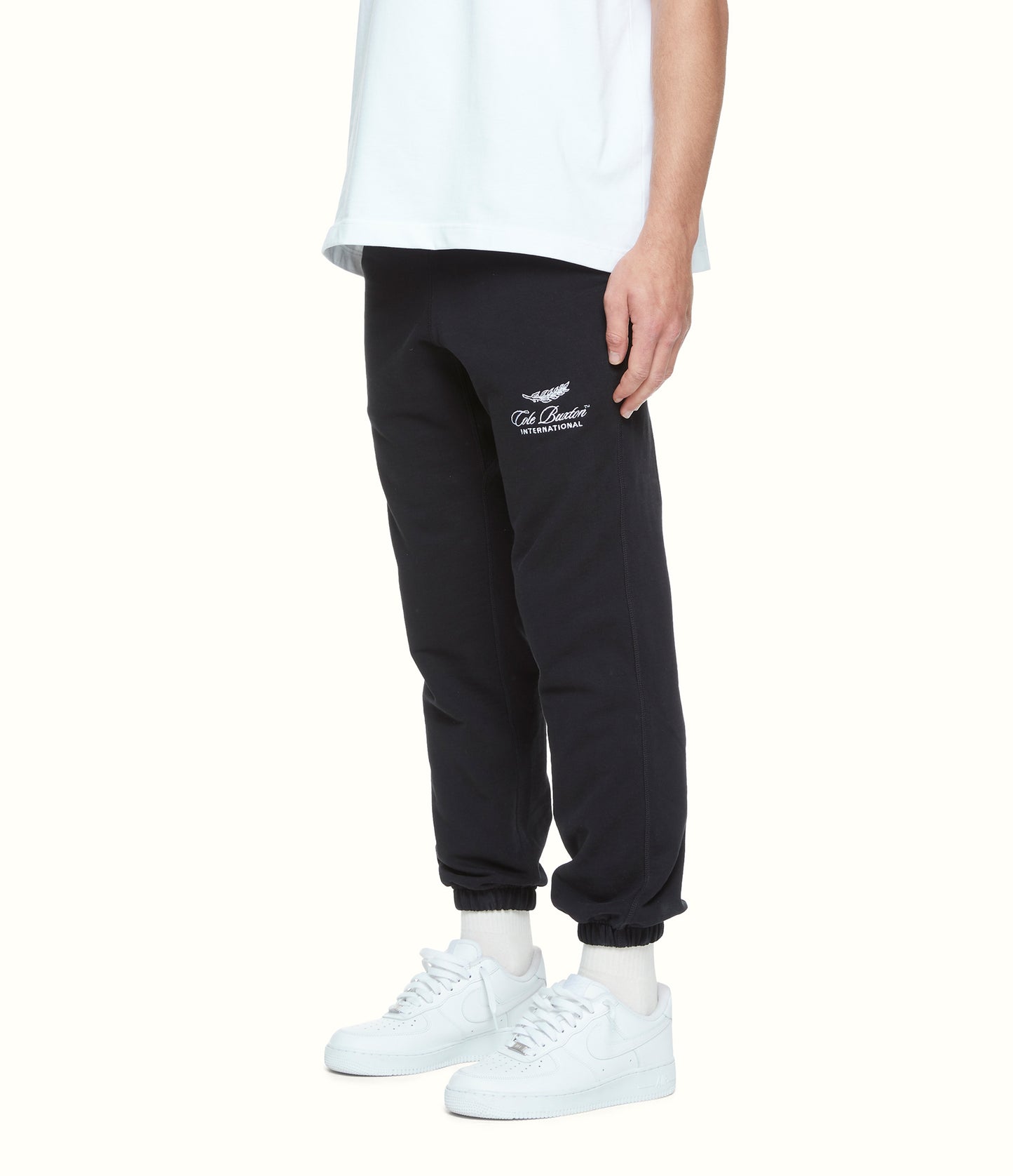 INTERNATIONAL SWEATPANTS
