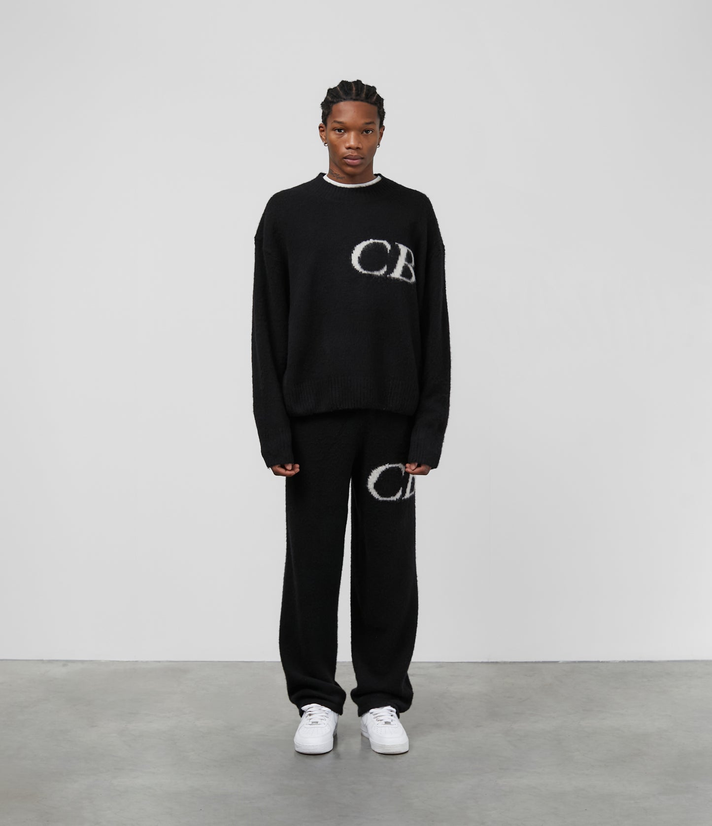 CB LOGO KNIT SWEATER