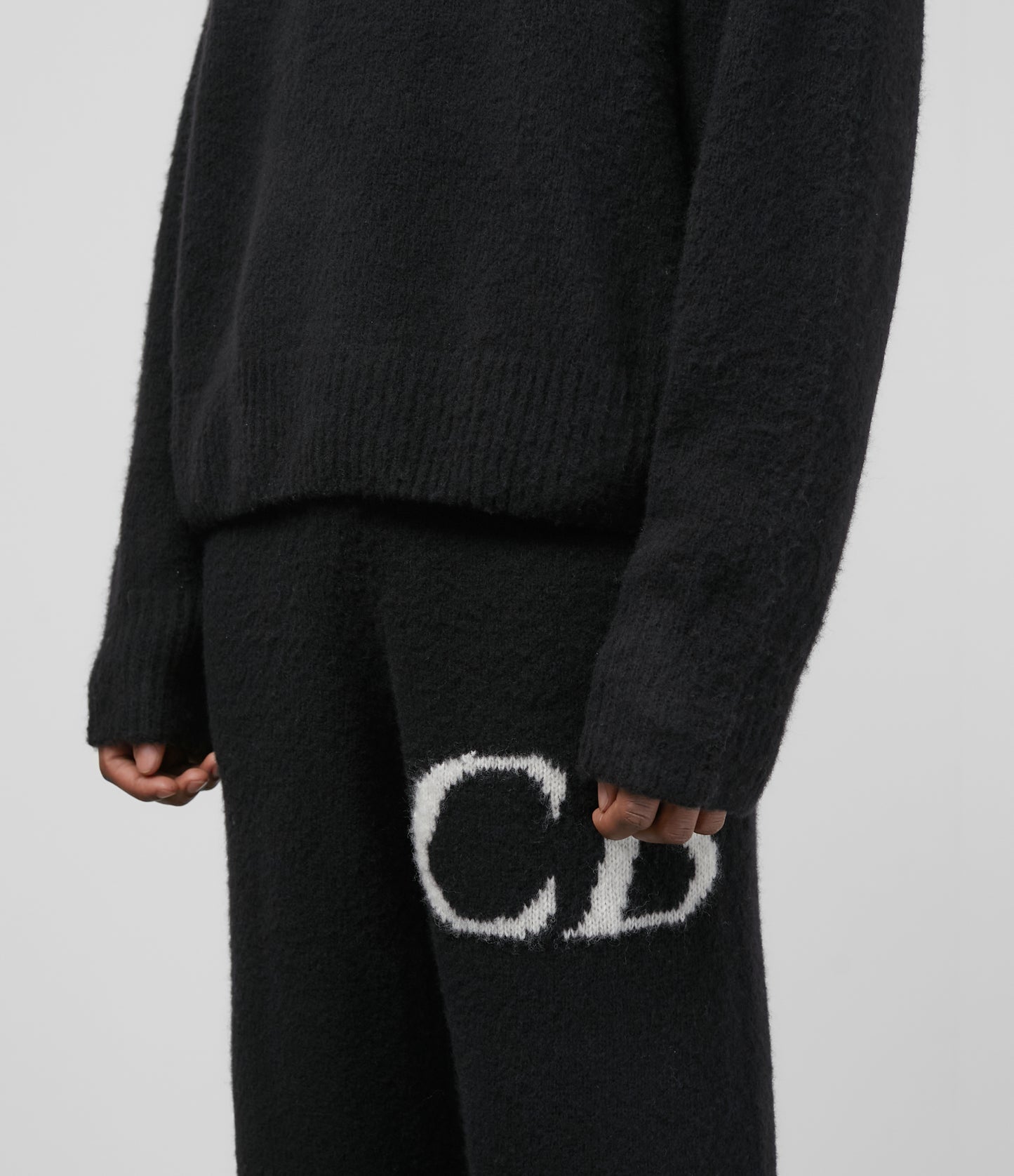 CB LOGO KNIT SWEATER