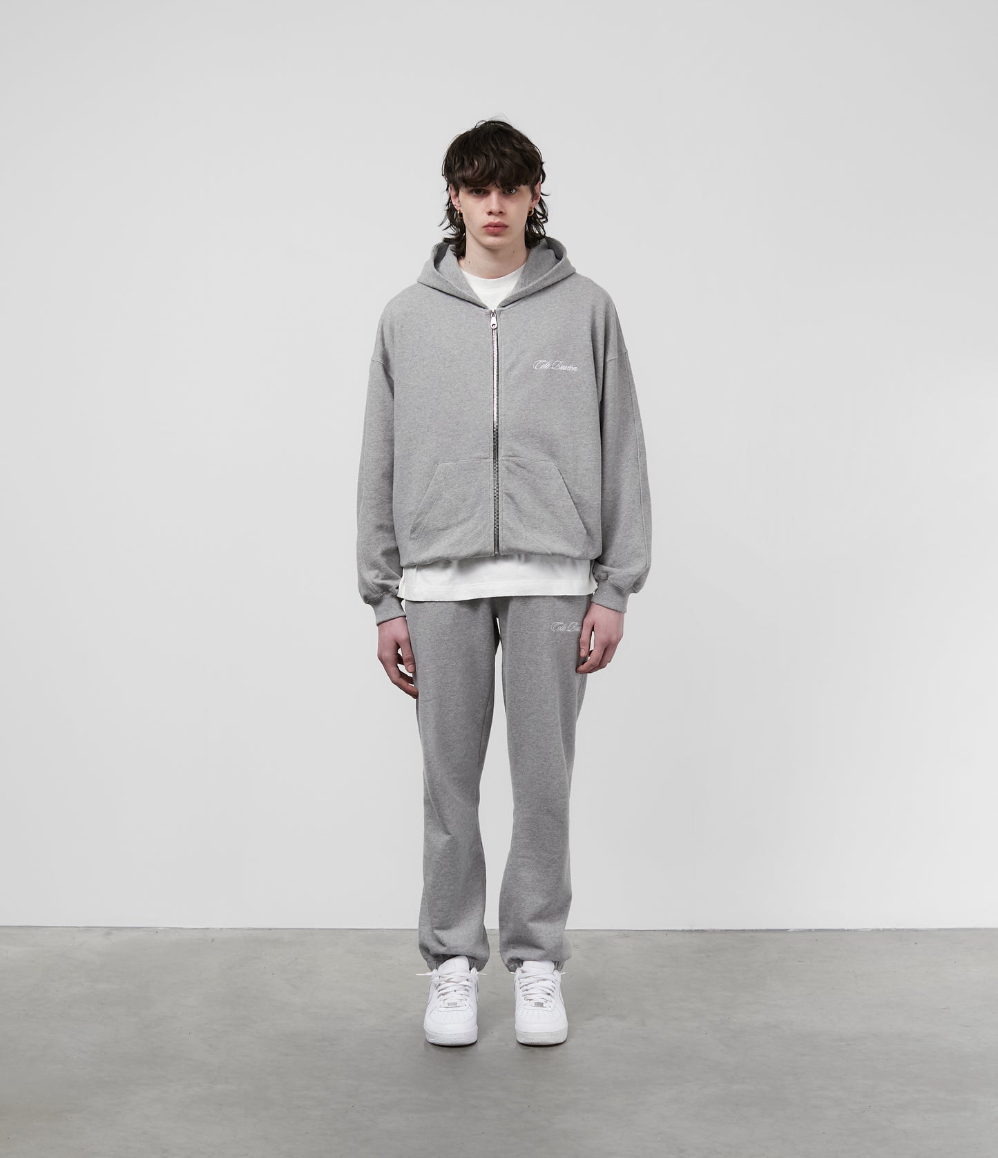 LIGHTWEIGHT ZIPPED HOODIE