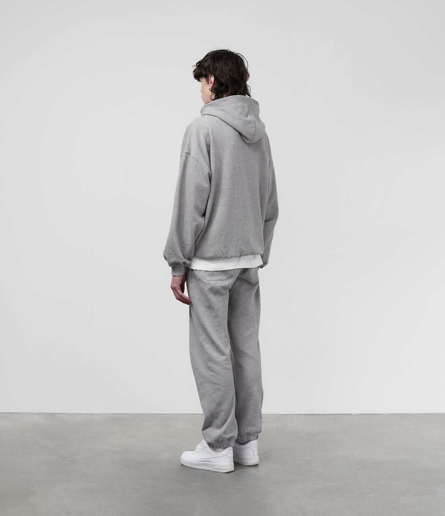 LIGHTWEIGHT ZIPPED HOODIE