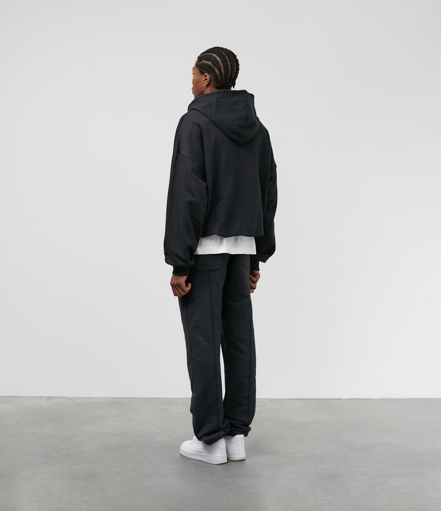 LIGHTWEIGHT ZIPPED HOODIE