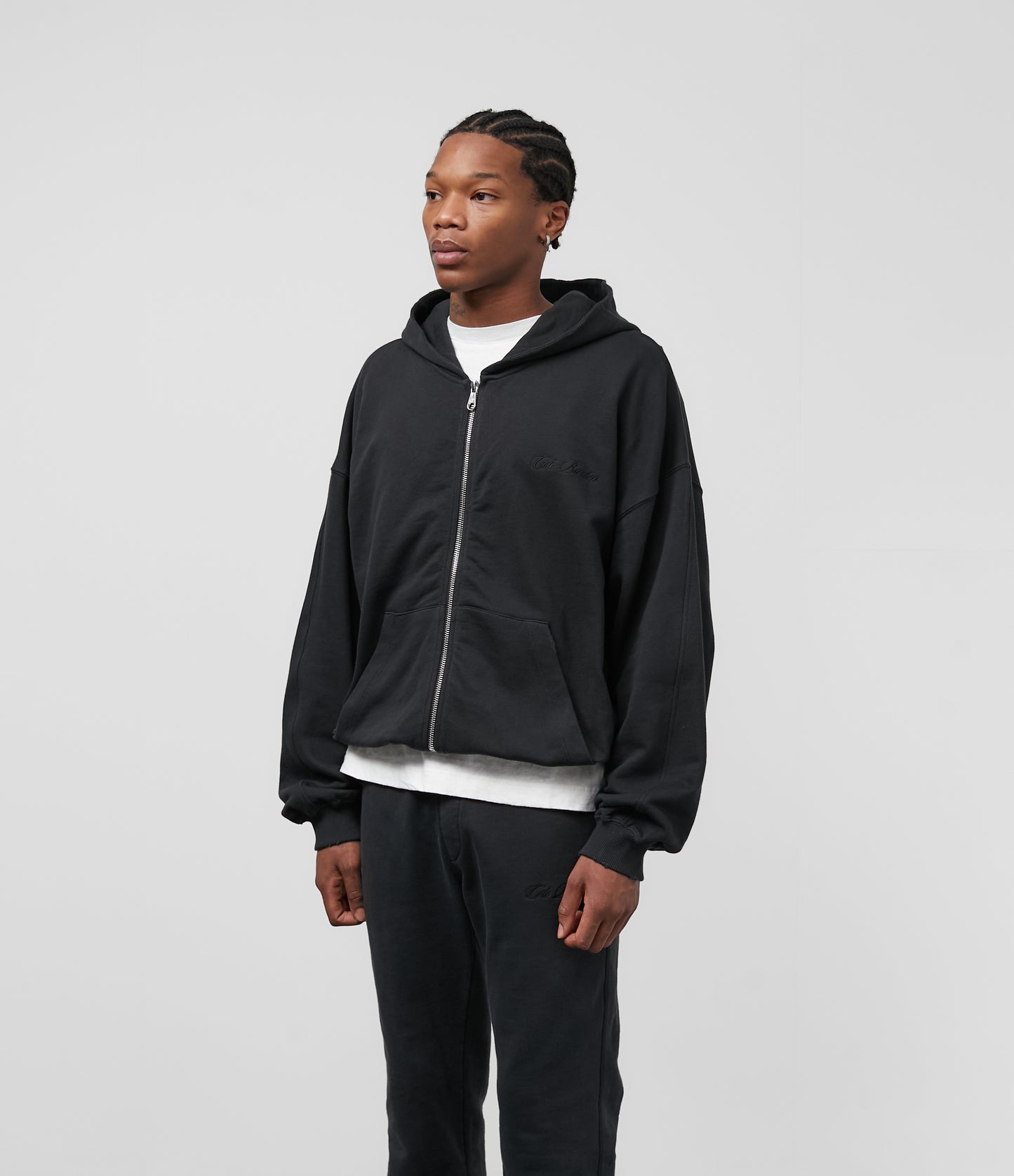 LIGHTWEIGHT ZIPPED HOODIE