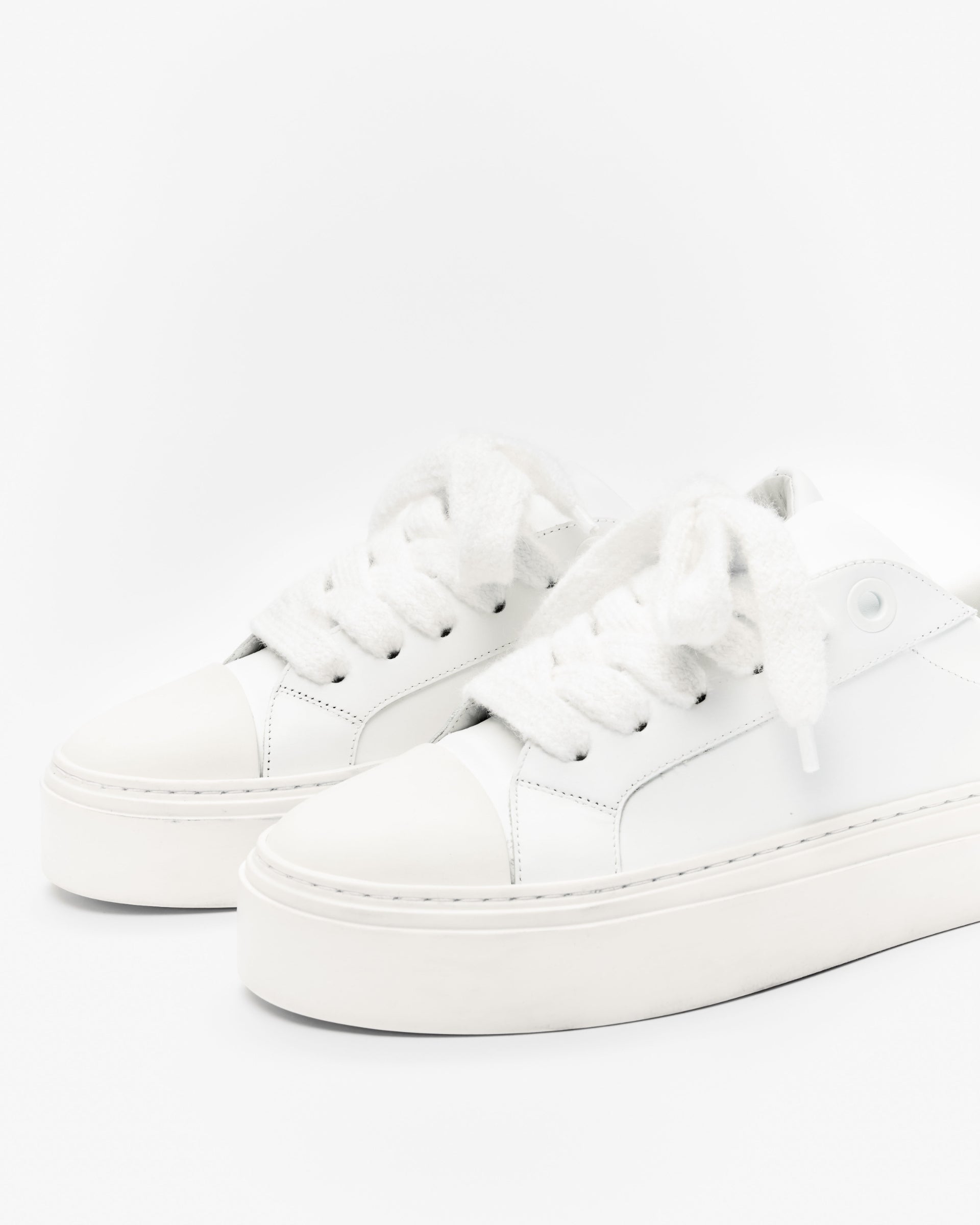 THE WILSON COURT SNEAKER