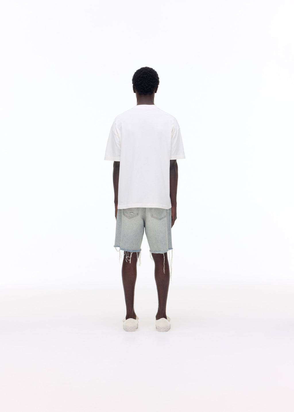 DISTRESSED CUT DENIM SHORT
