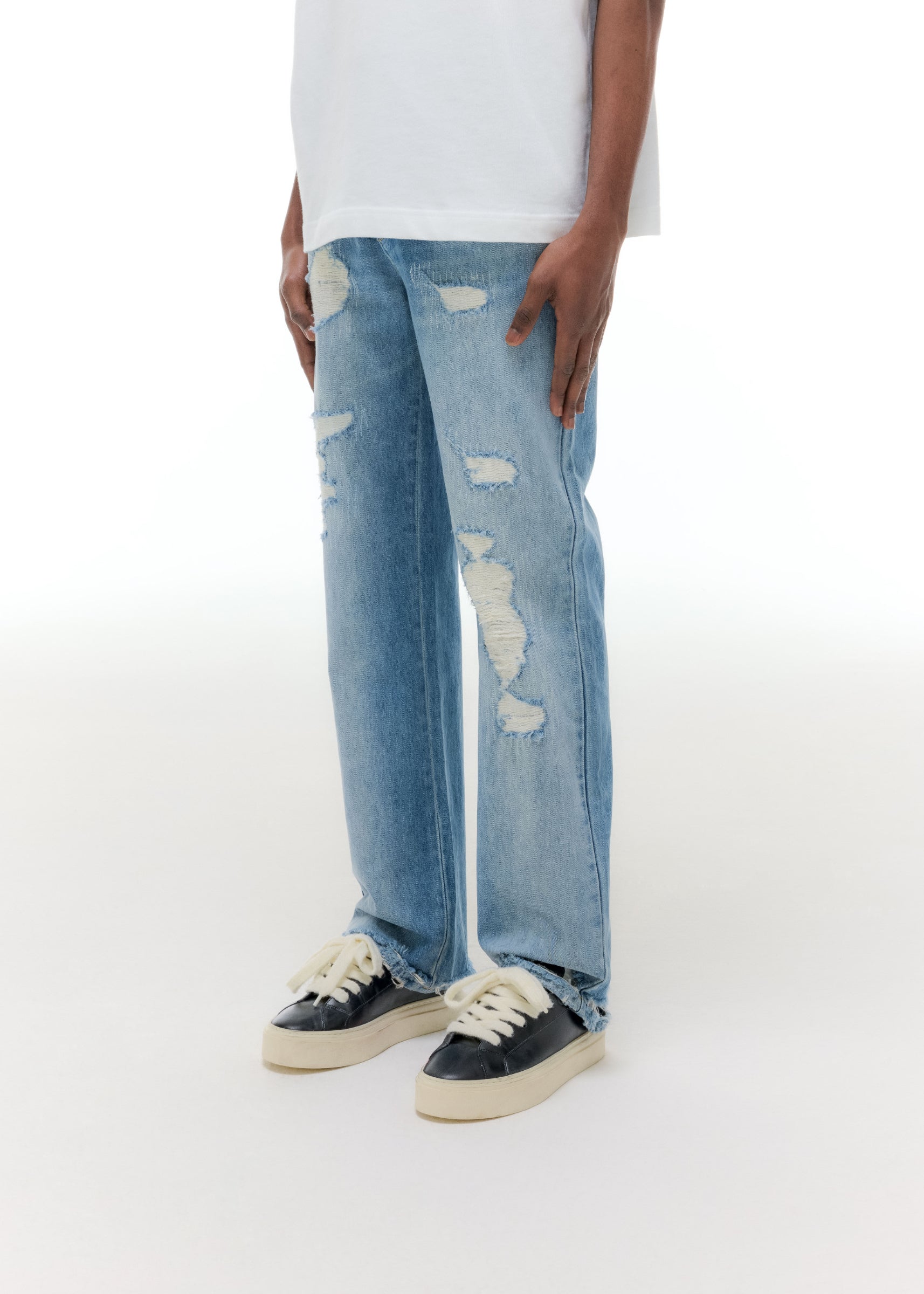 REPAIRED JEANS