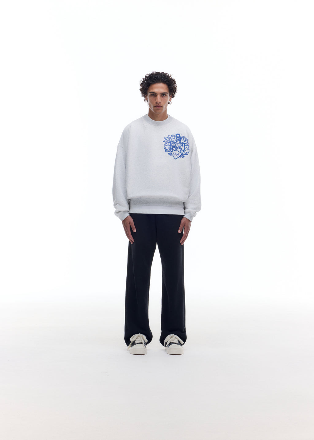 DISTRESSED COLLEGIATE CREST SWEATSHIRT