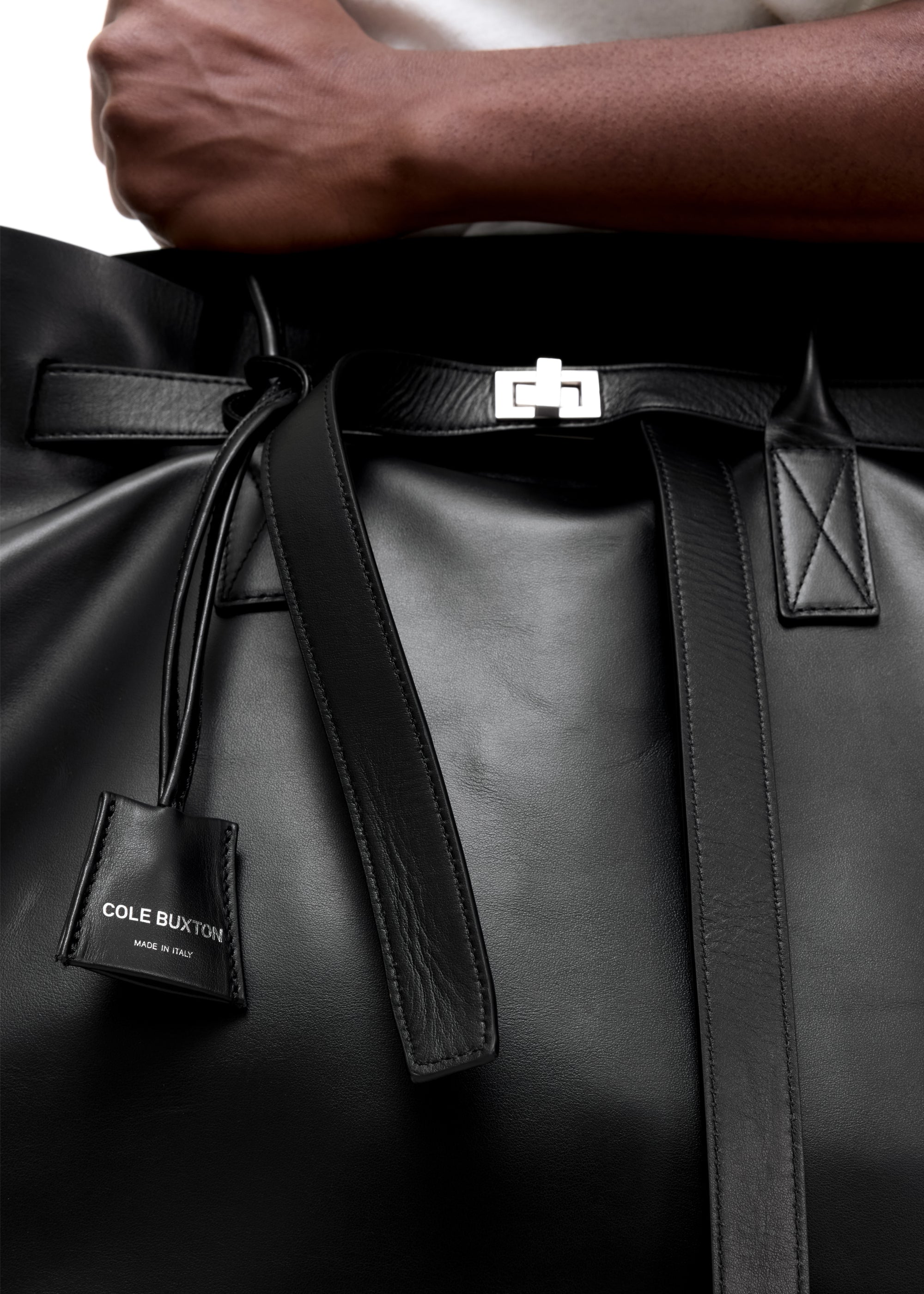 LEATHER HOLDALL TOTE
