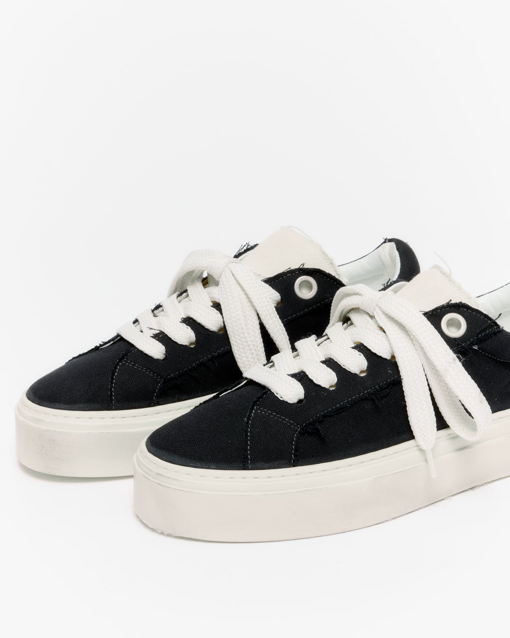 THE VINTAGE WILSON SNEAKER