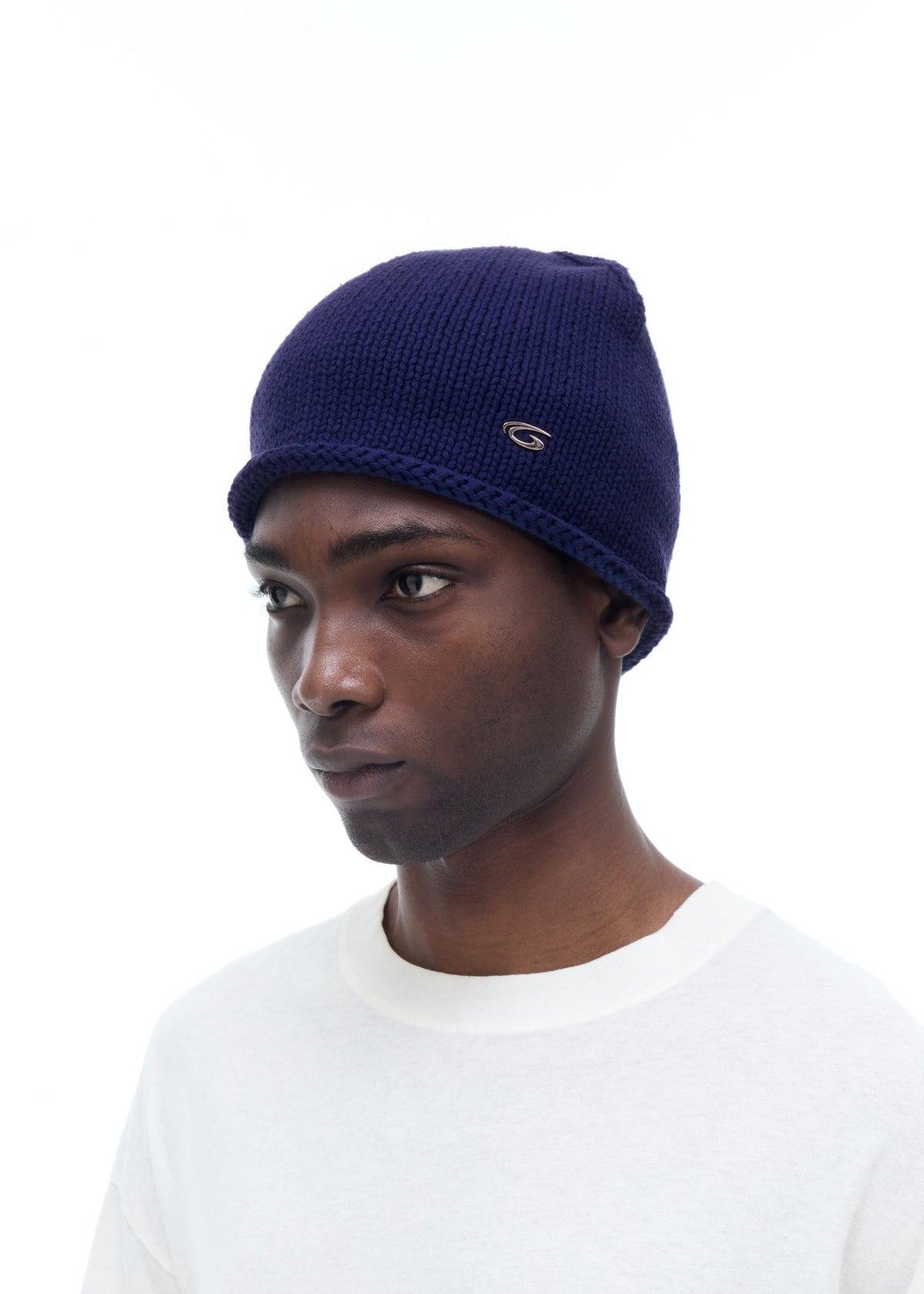 METAL EMBLEM BEANIE