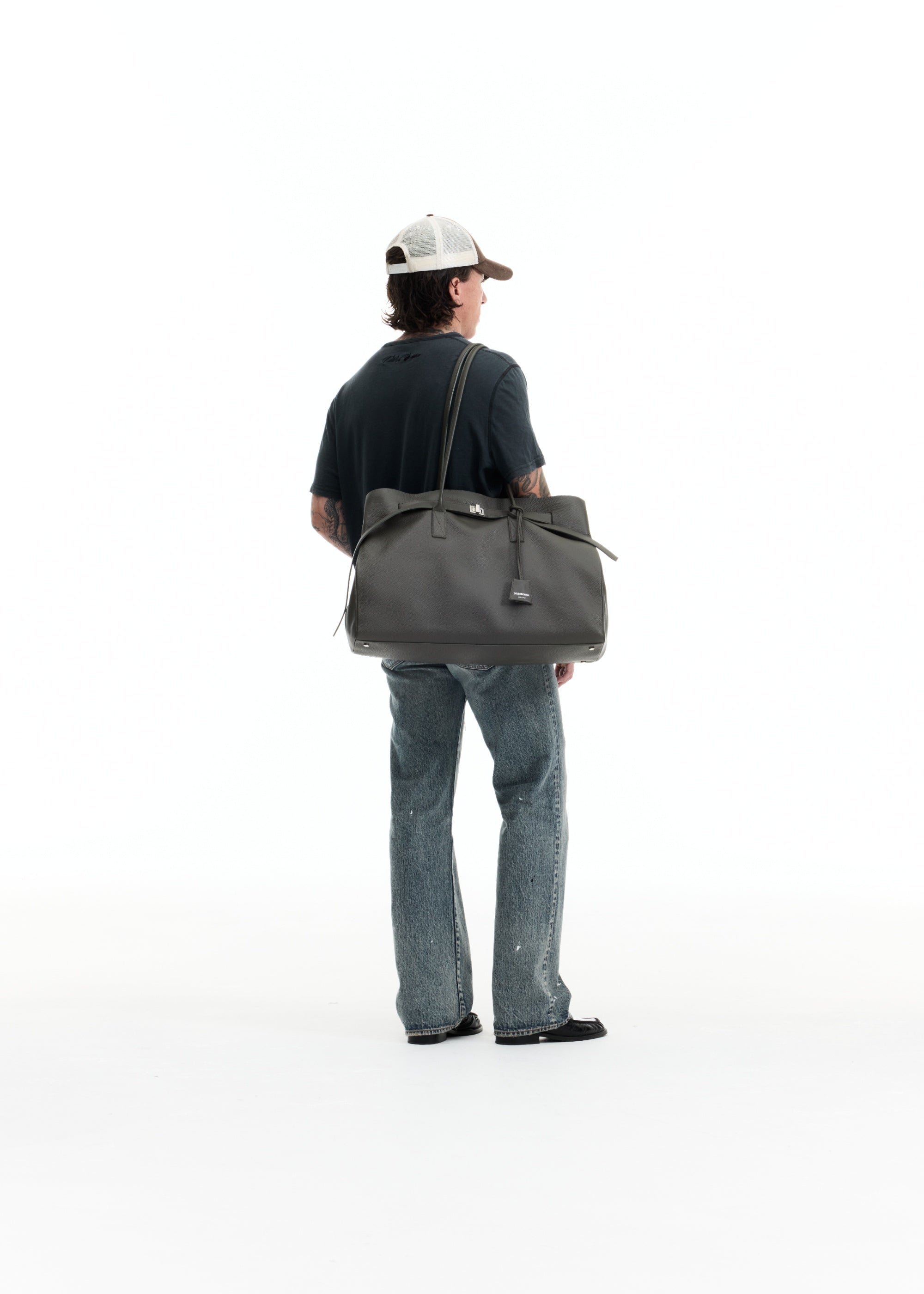 TEXTURED LEATHER HOLDALL TOTE