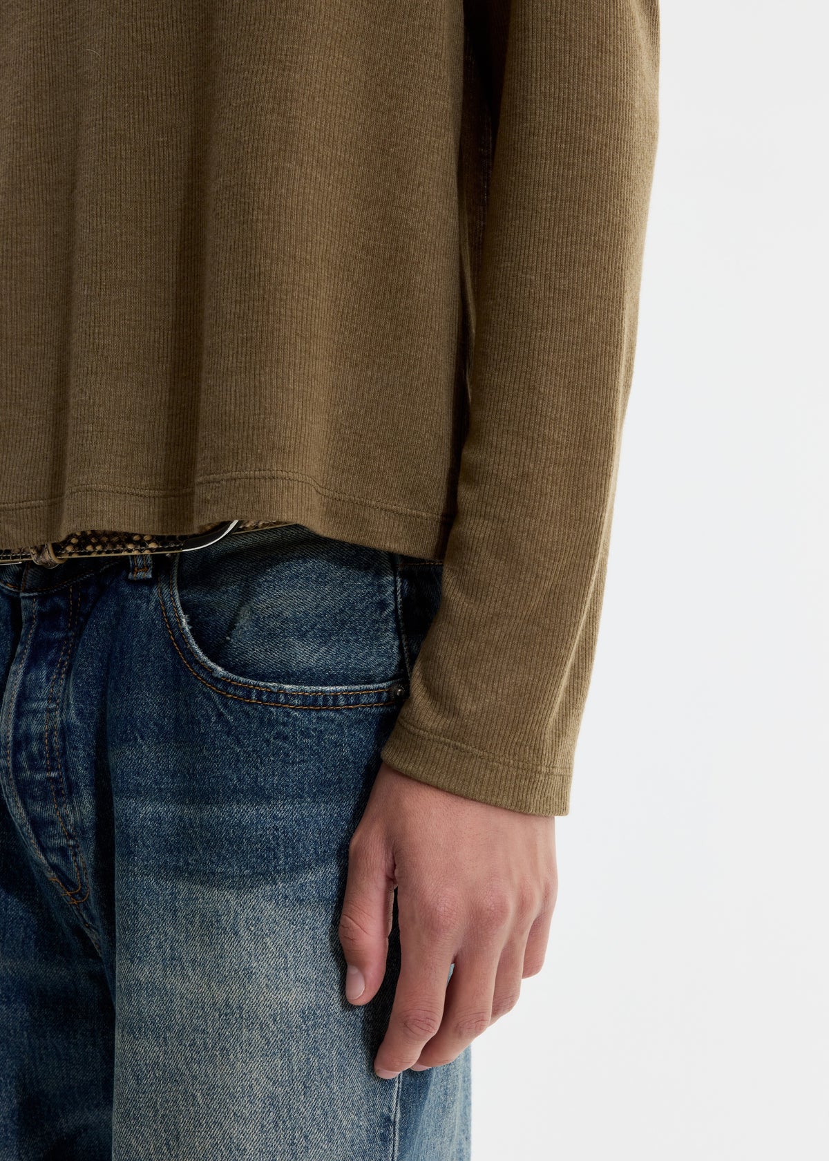 FITTED HENLEY