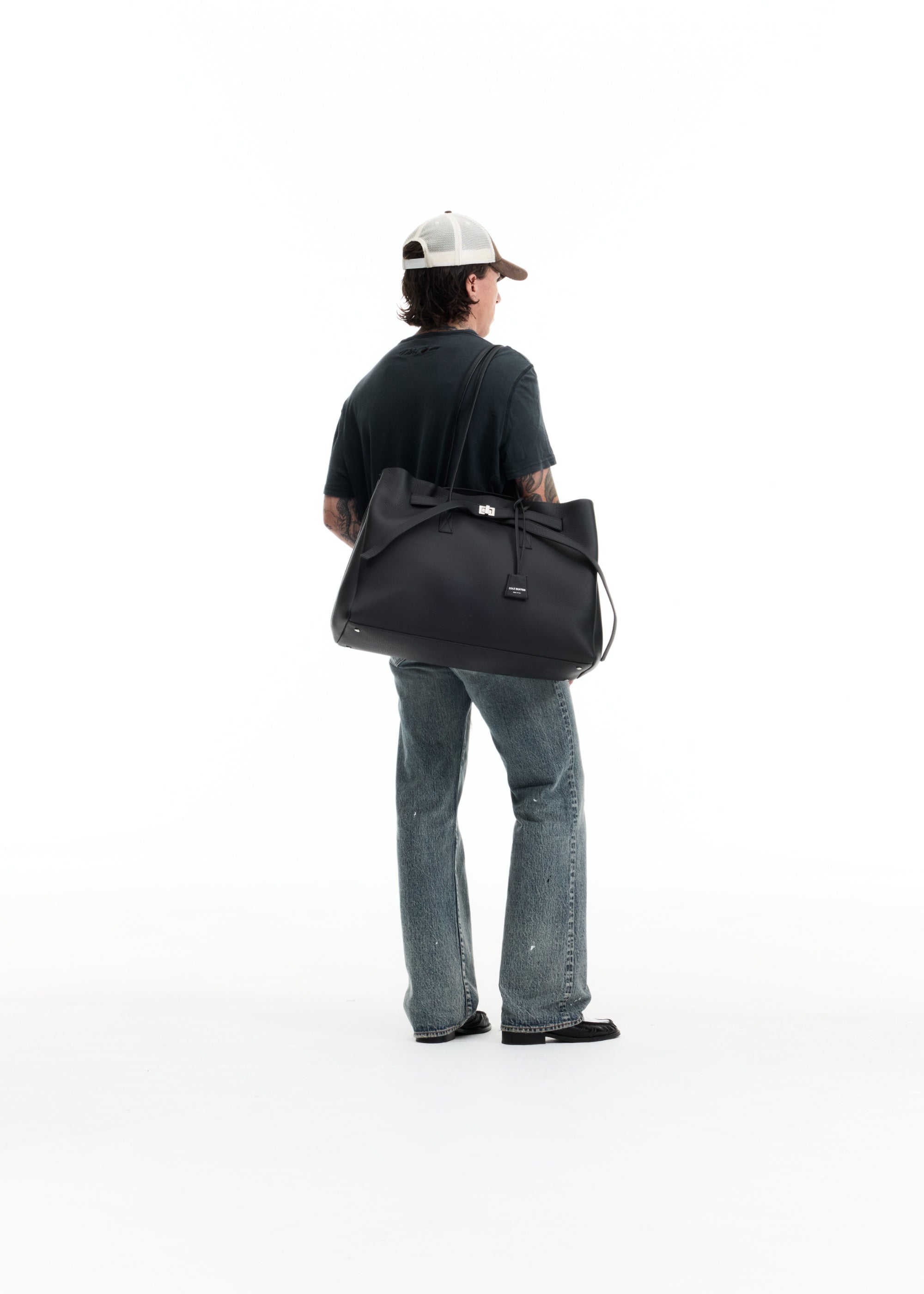 TEXTURED LEATHER HOLDALL TOTE