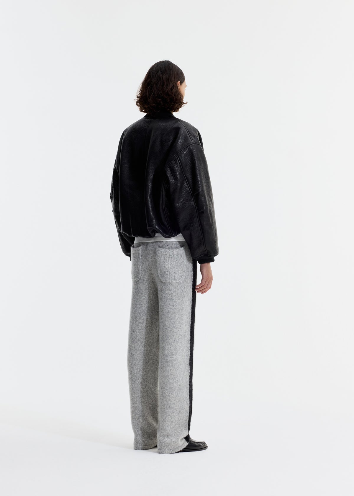 SHRUNKEN LEATHER BOMBER