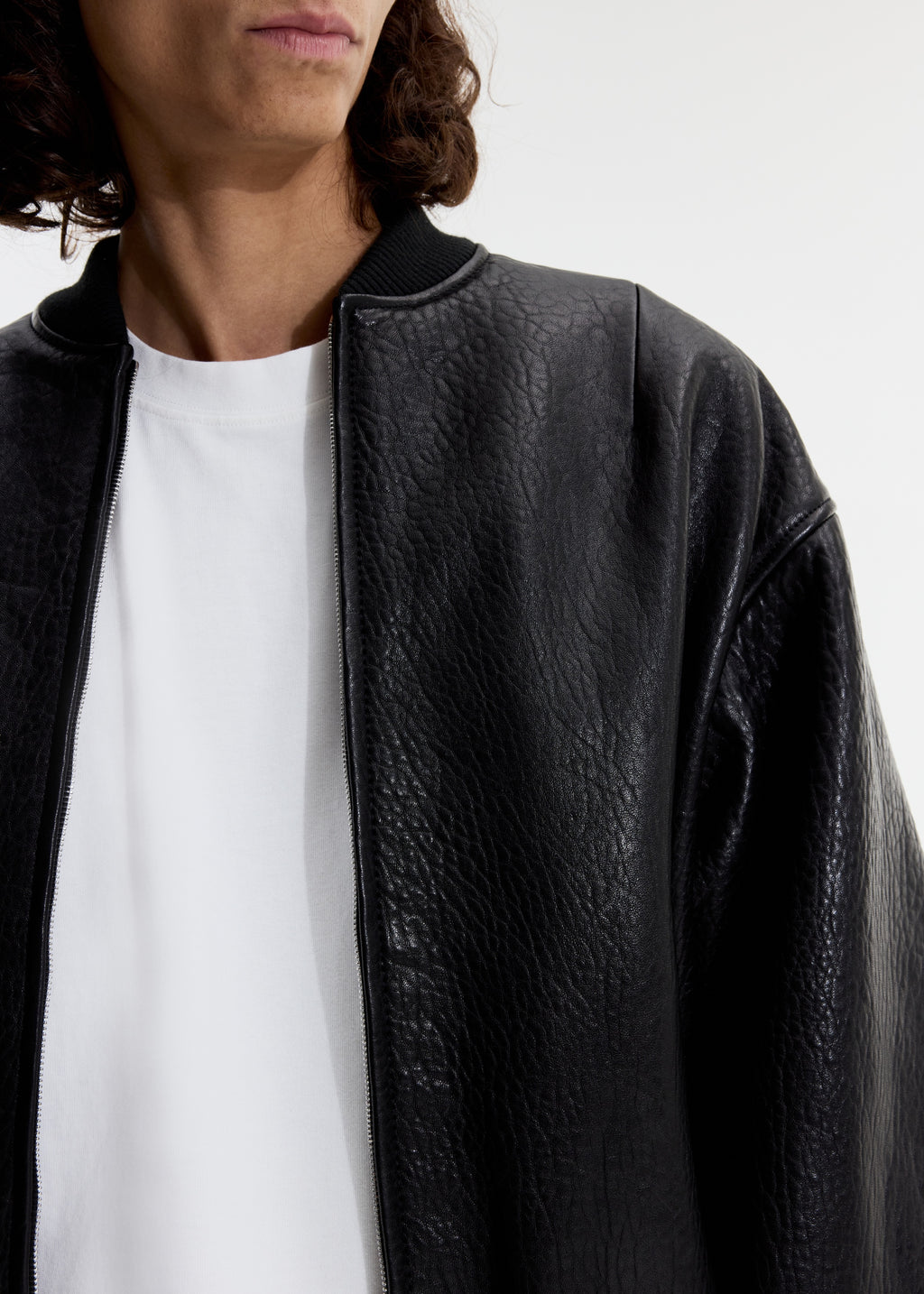 SHRUNKEN LEATHER BOMBER