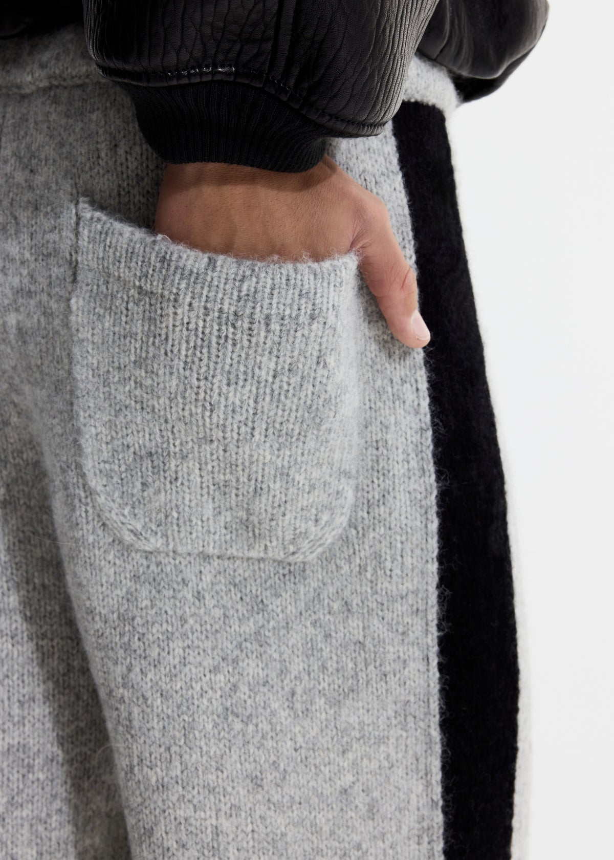 SIDE STRIPE KNIT PANTS