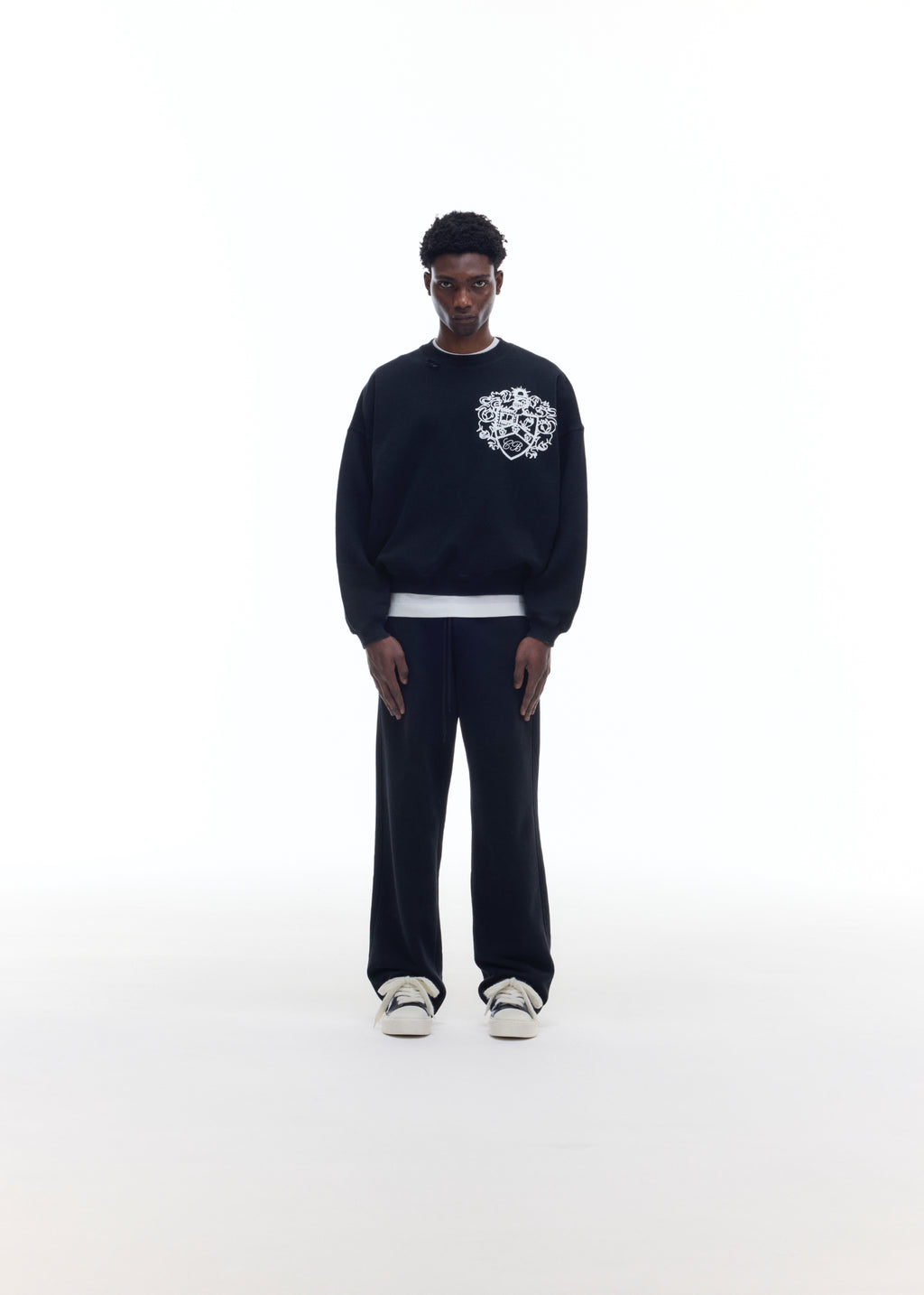 DISTRESSED COLLEGIATE CREST SWEATSHIRT