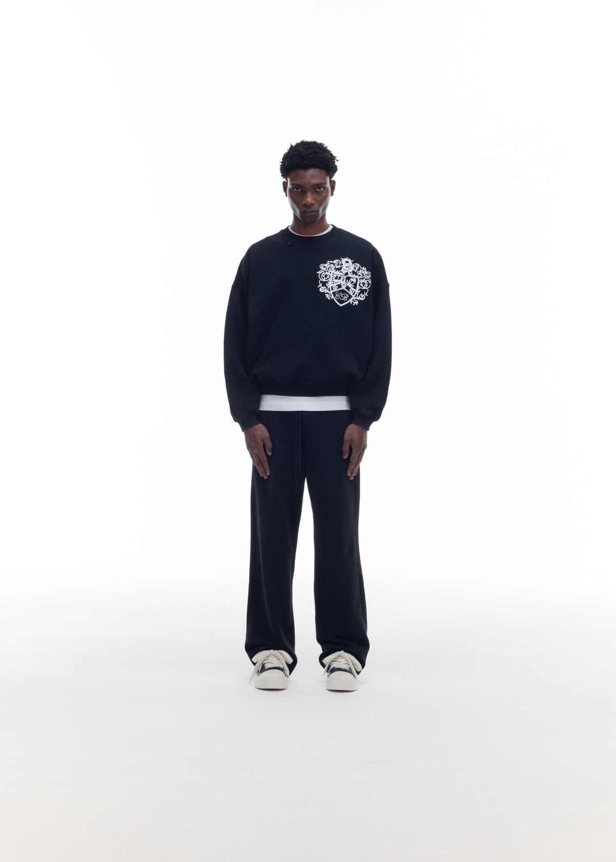 DISTRESSED COLLEGIATE CREST SWEATSHIRT