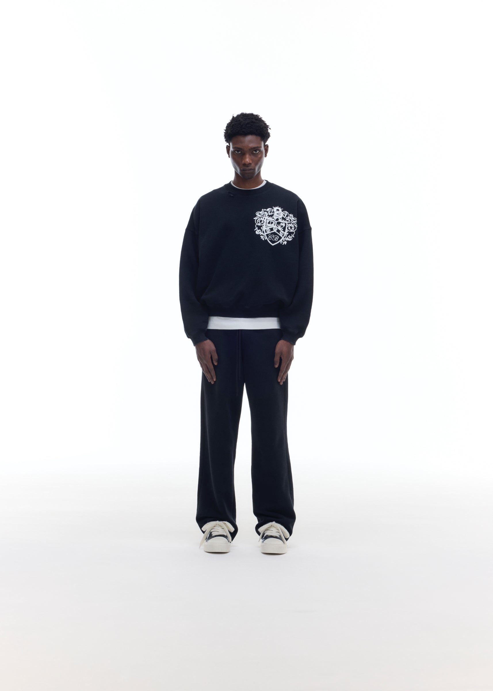 DISTRESSED COLLEGIATE CREST SWEATSHIRT