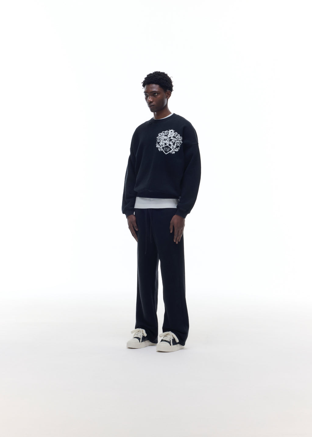 DISTRESSED COLLEGIATE CREST SWEATSHIRT