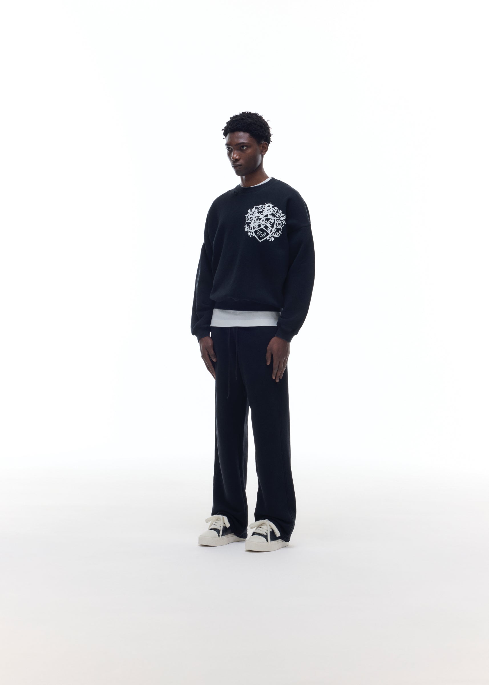 DISTRESSED COLLEGIATE CREST SWEATSHIRT