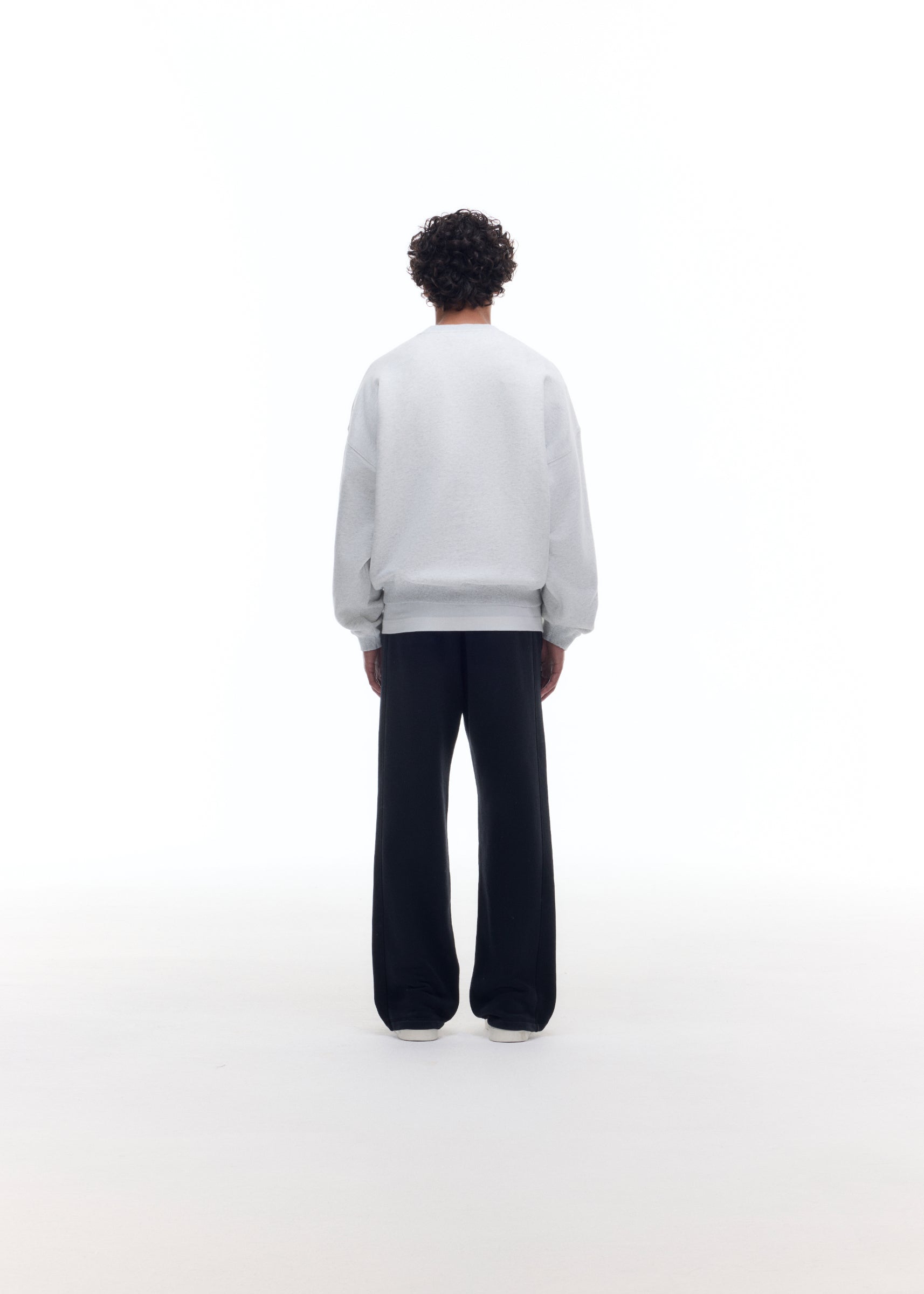 DISTRESSED COLLEGIATE CREST SWEATSHIRT