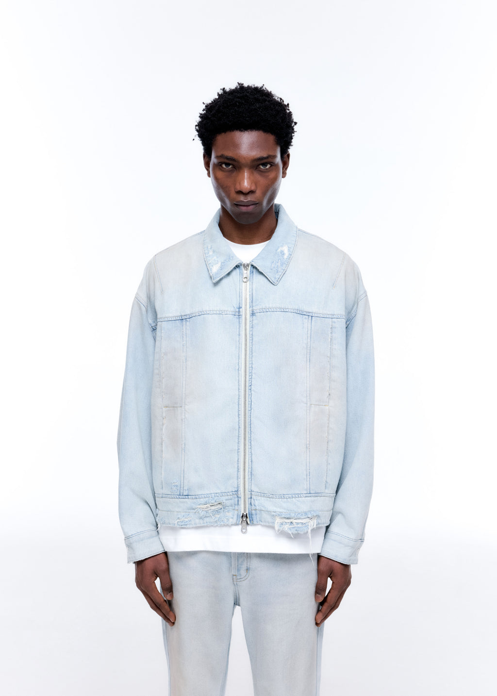 LIGHT WASH DENIM TRUCKER JACKET