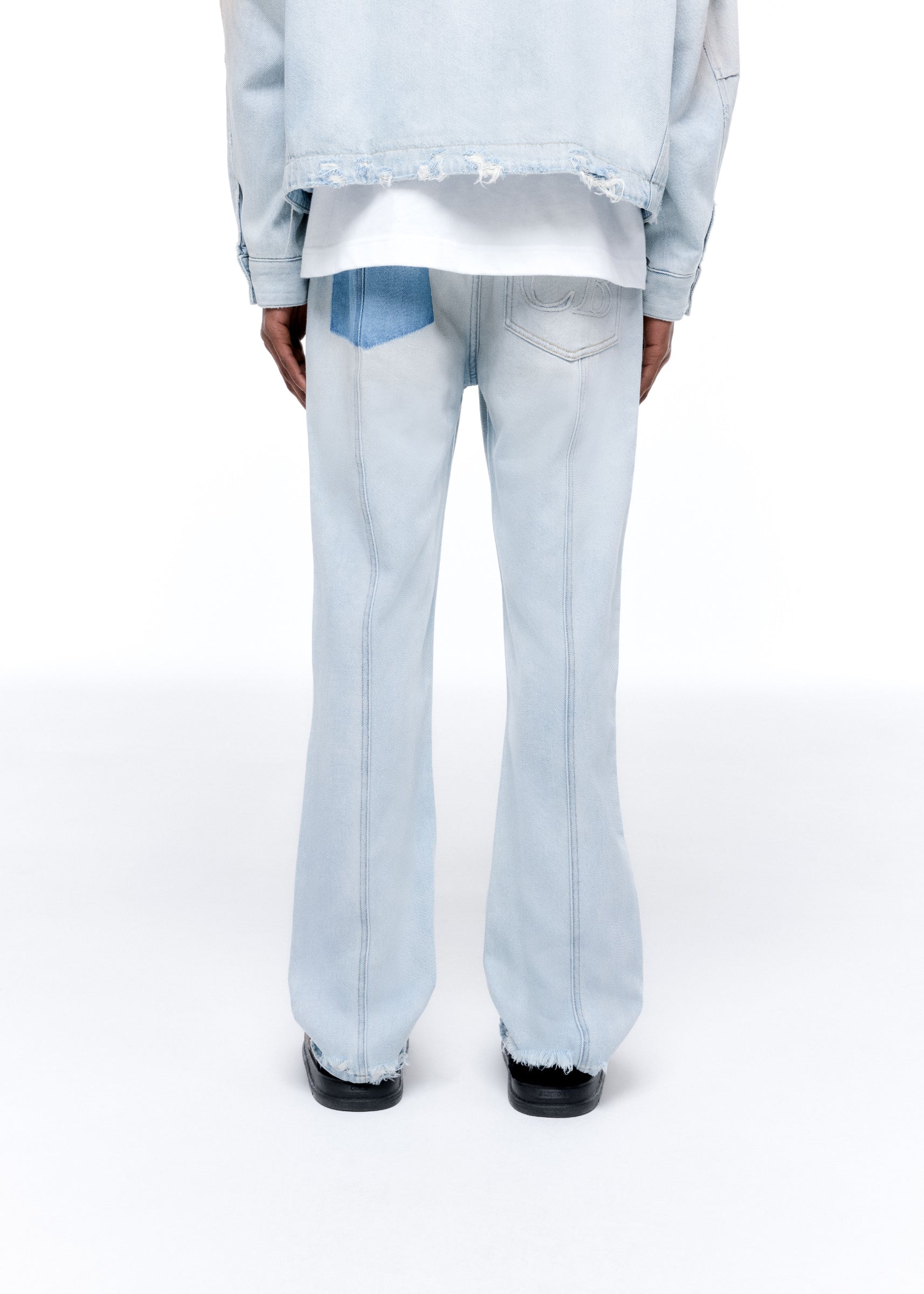 LIGHT WASH DENIM JEANS