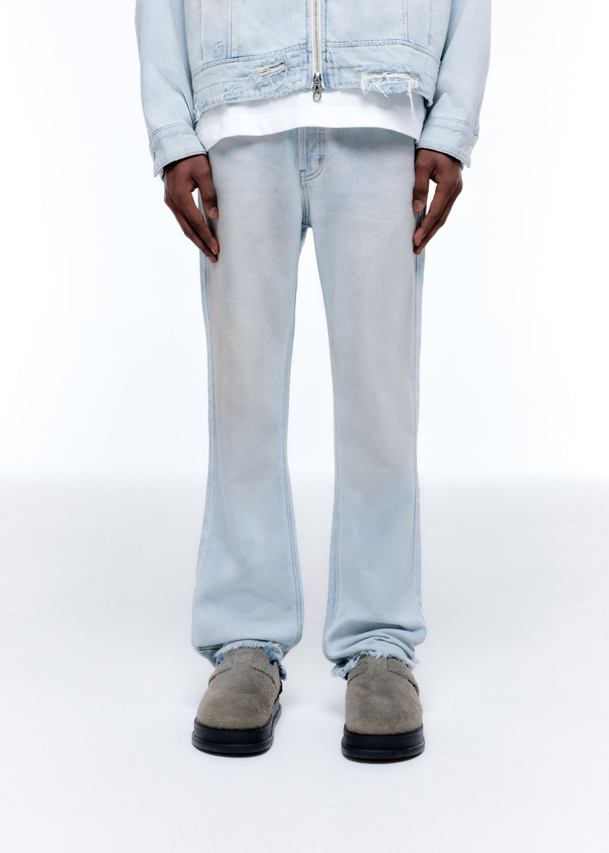 LIGHT WASH DENIM JEANS