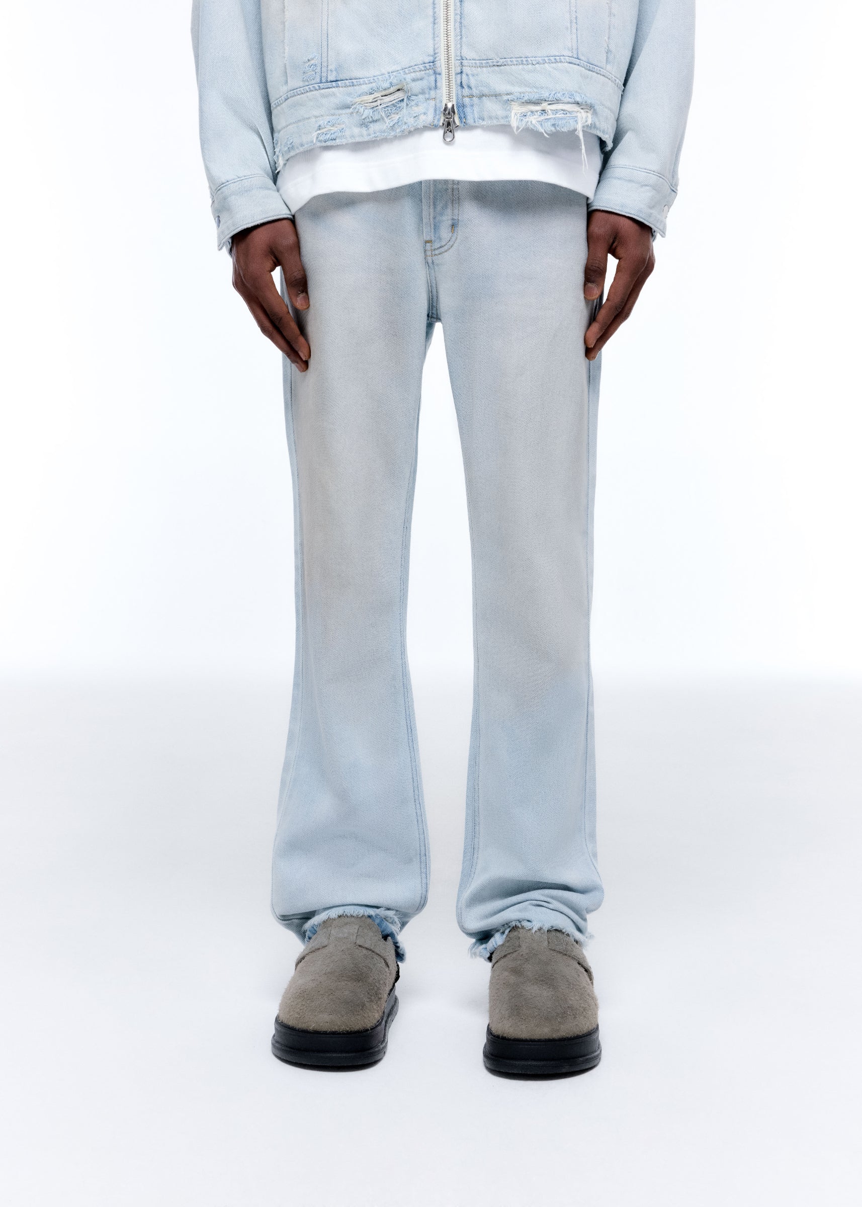 LIGHT WASH DENIM JEANS