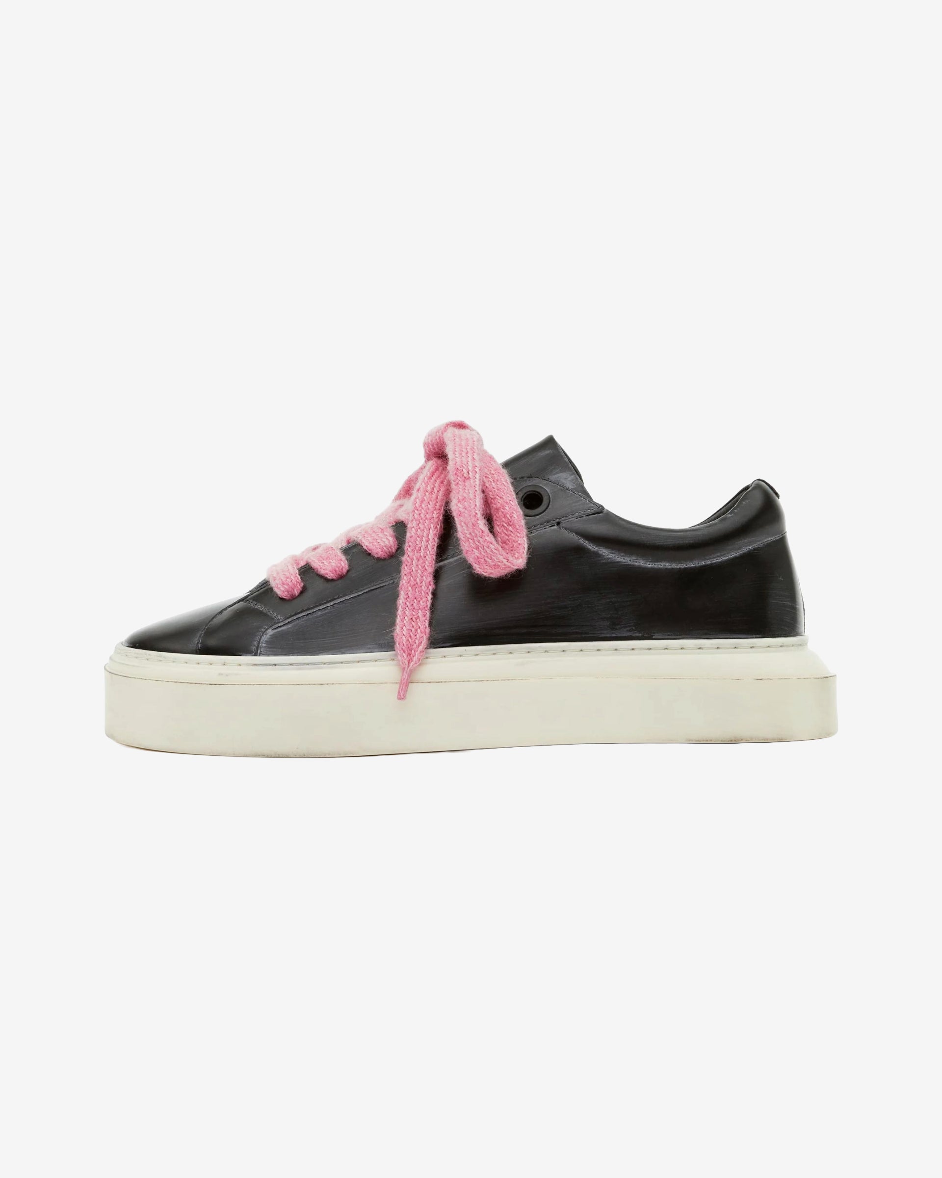 THE WILSON SNEAKER