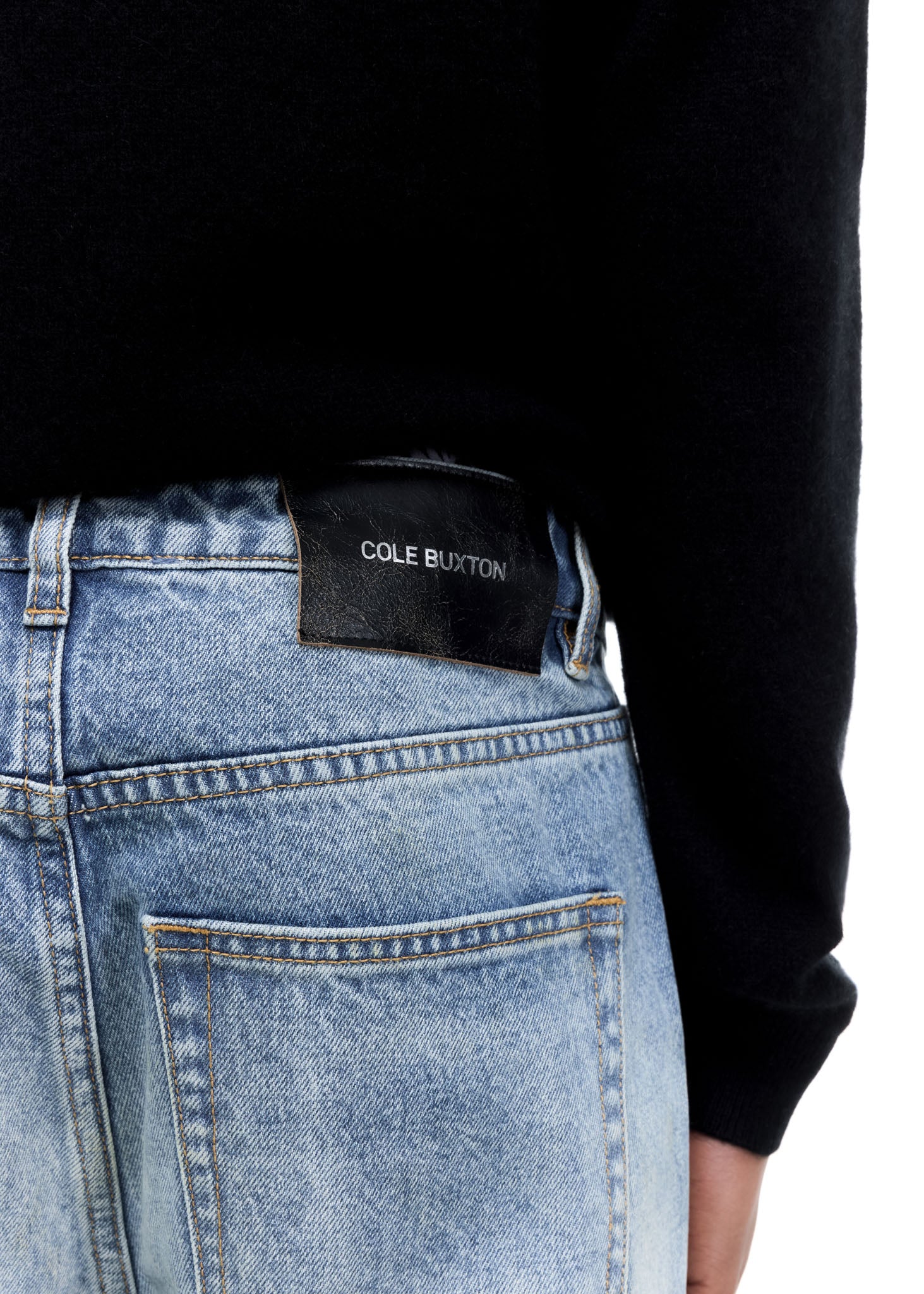 MID WASH JEANS