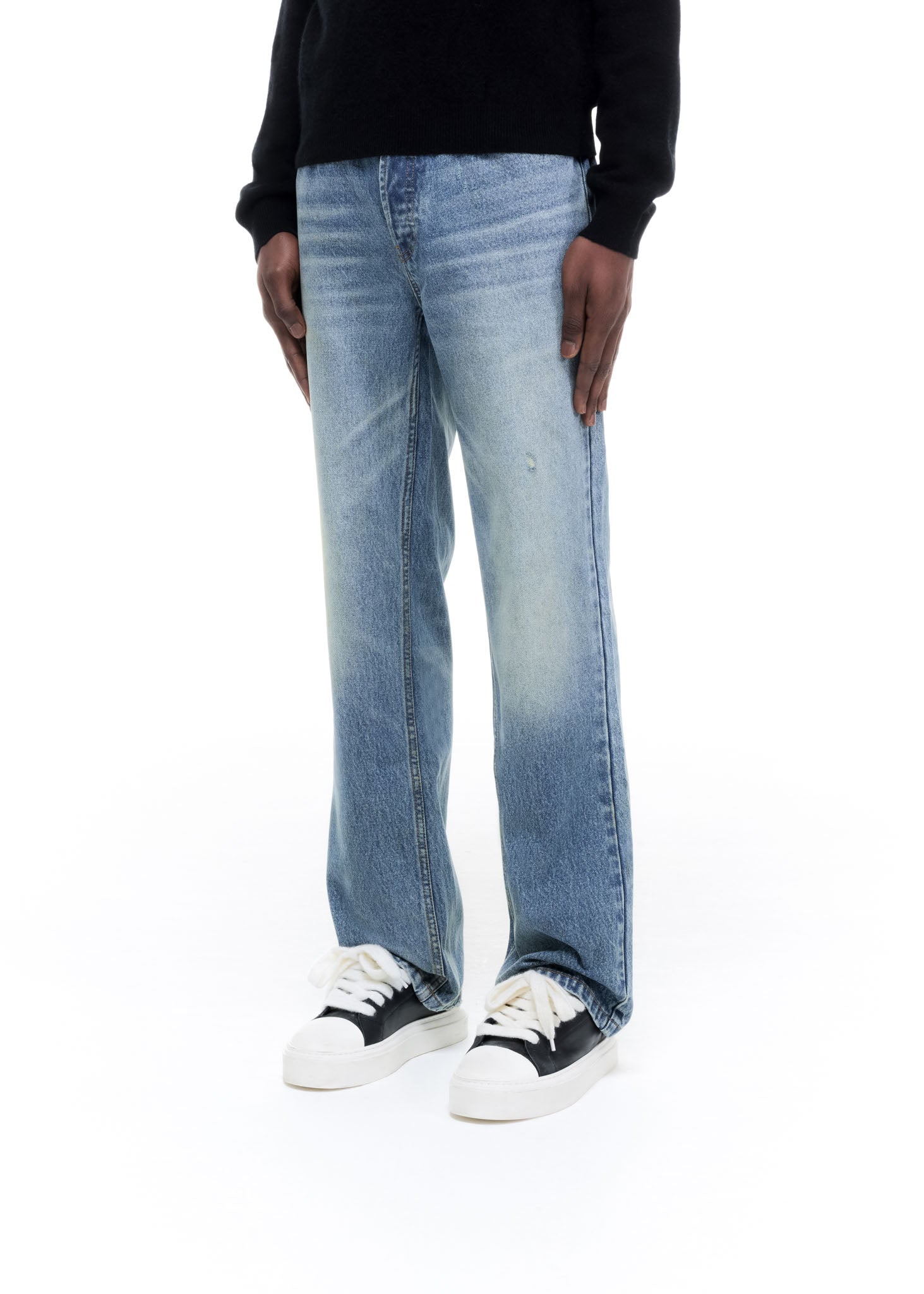 MID WASH JEANS