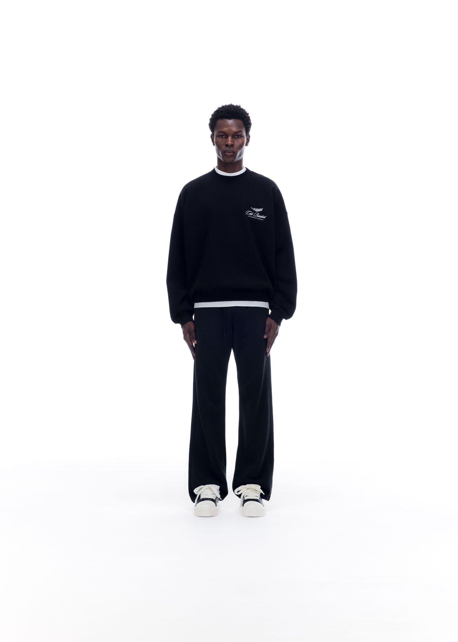 INTERNATIONAL SWEATSHIRT