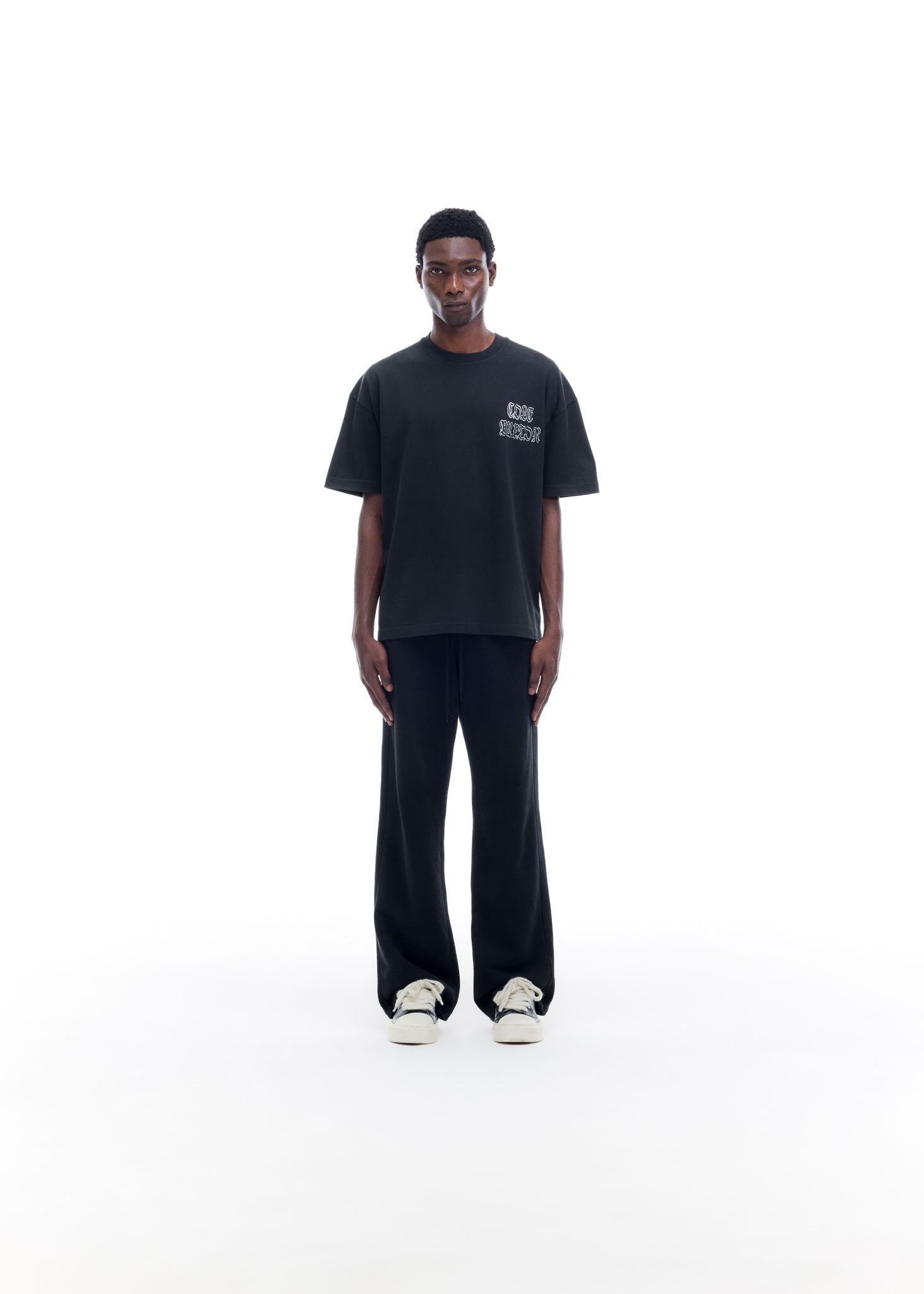 BLACK LETTER SPORTSWEAR T-SHIRT