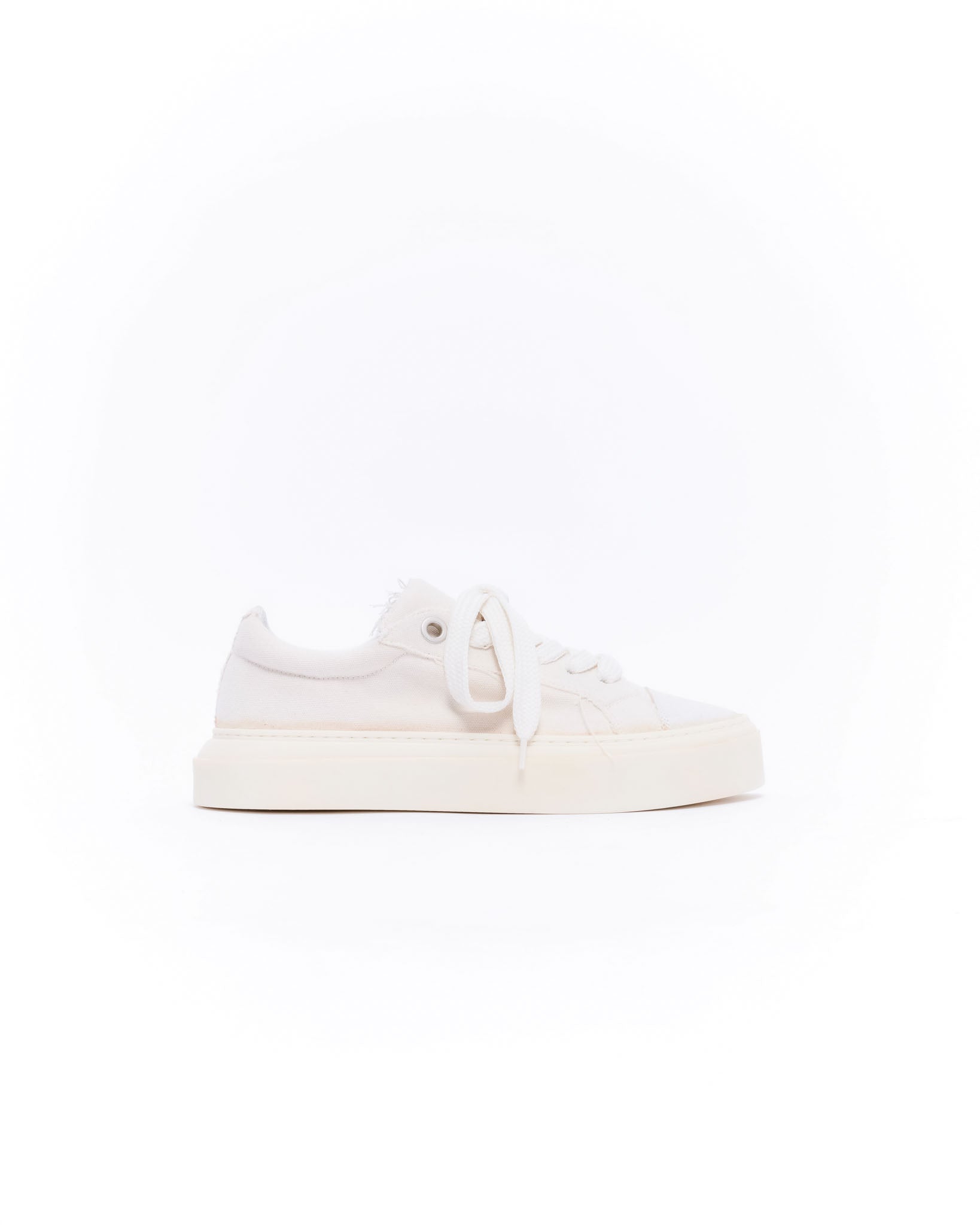 THE VINTAGE WILSON COURT SNEAKER