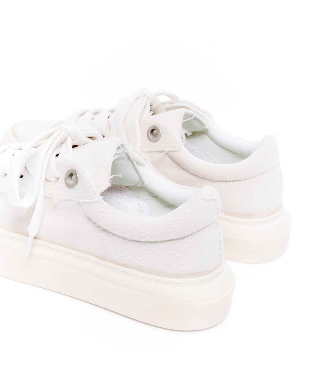 THE VINTAGE WILSON COURT SNEAKER