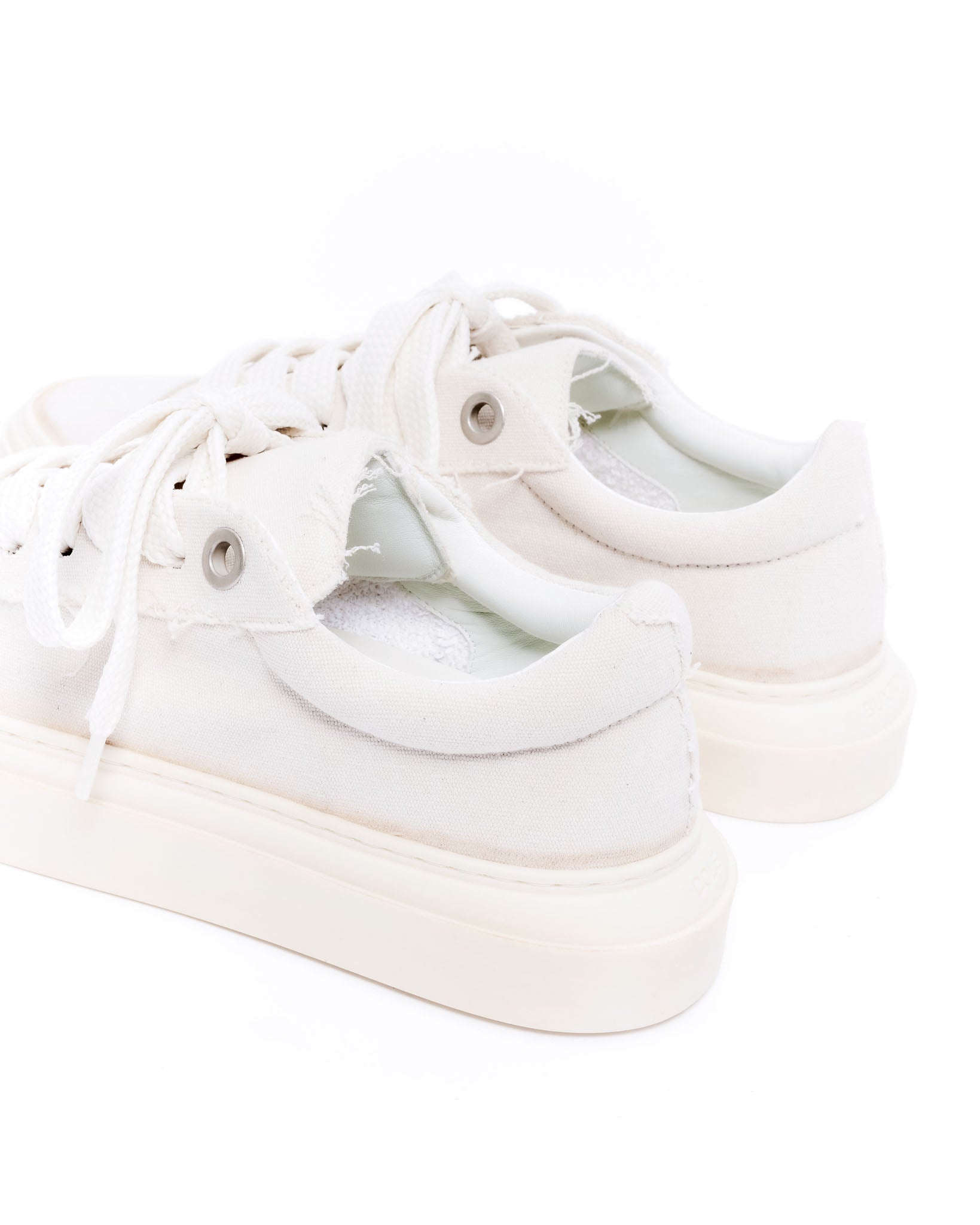 THE VINTAGE WILSON COURT SNEAKER