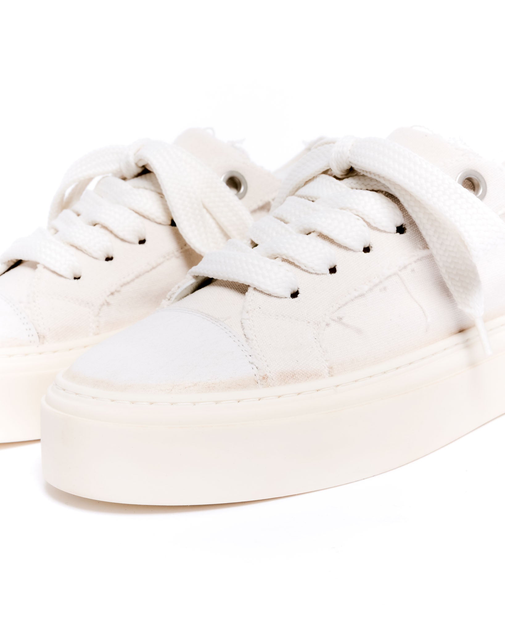 THE VINTAGE WILSON COURT SNEAKER
