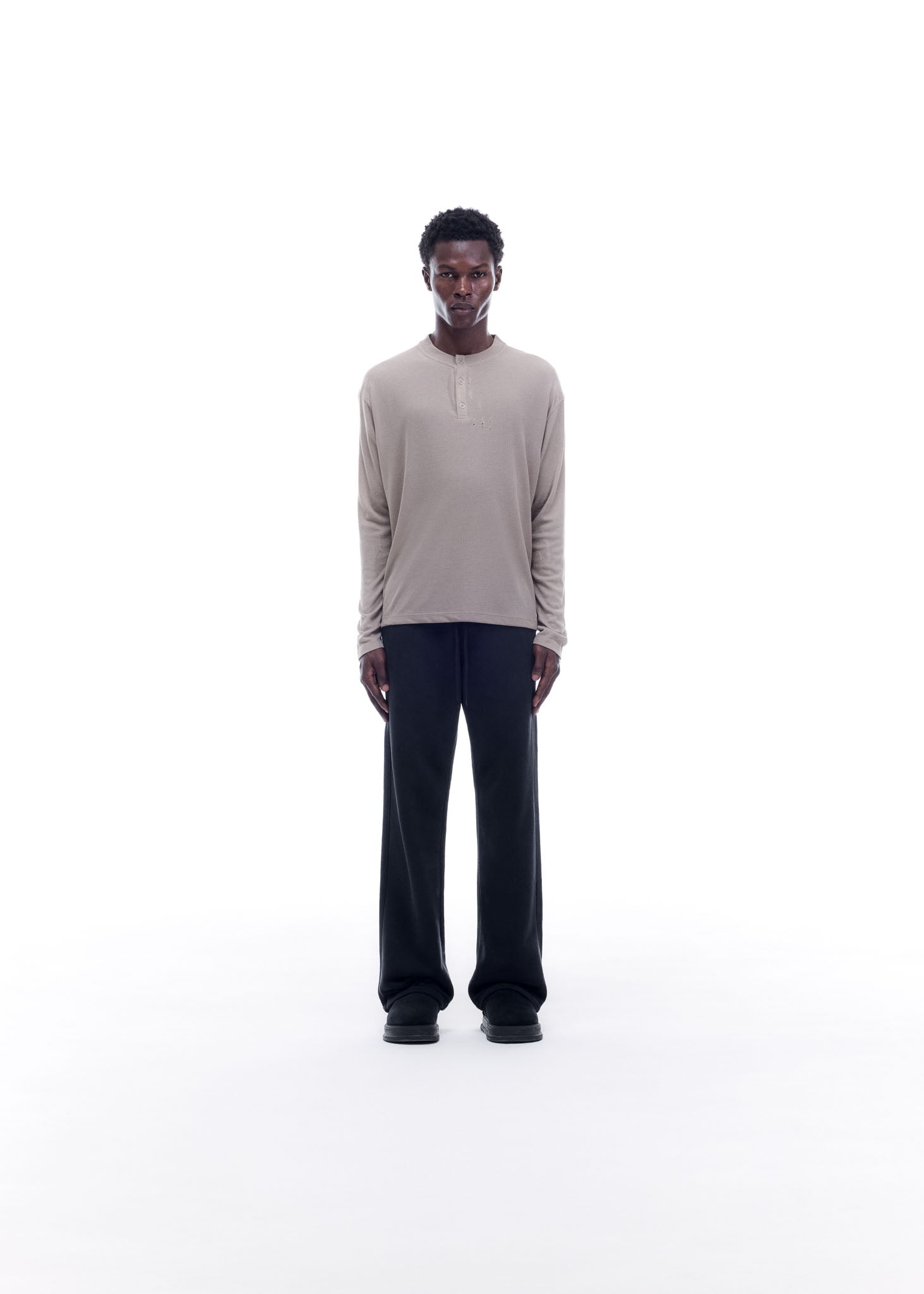 DISTRESSED HENLEY