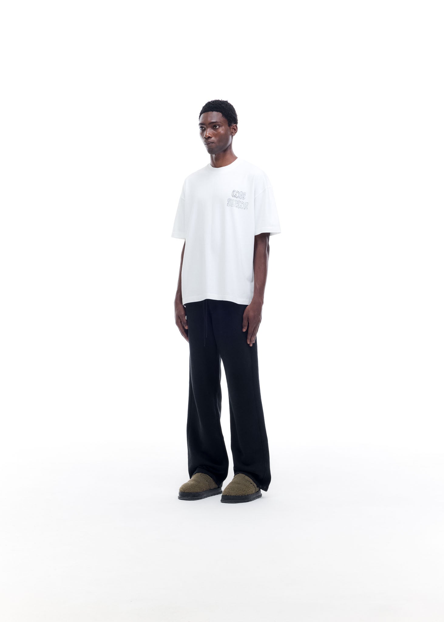 BLACK LETTER SPORTSWEAR T-SHIRT